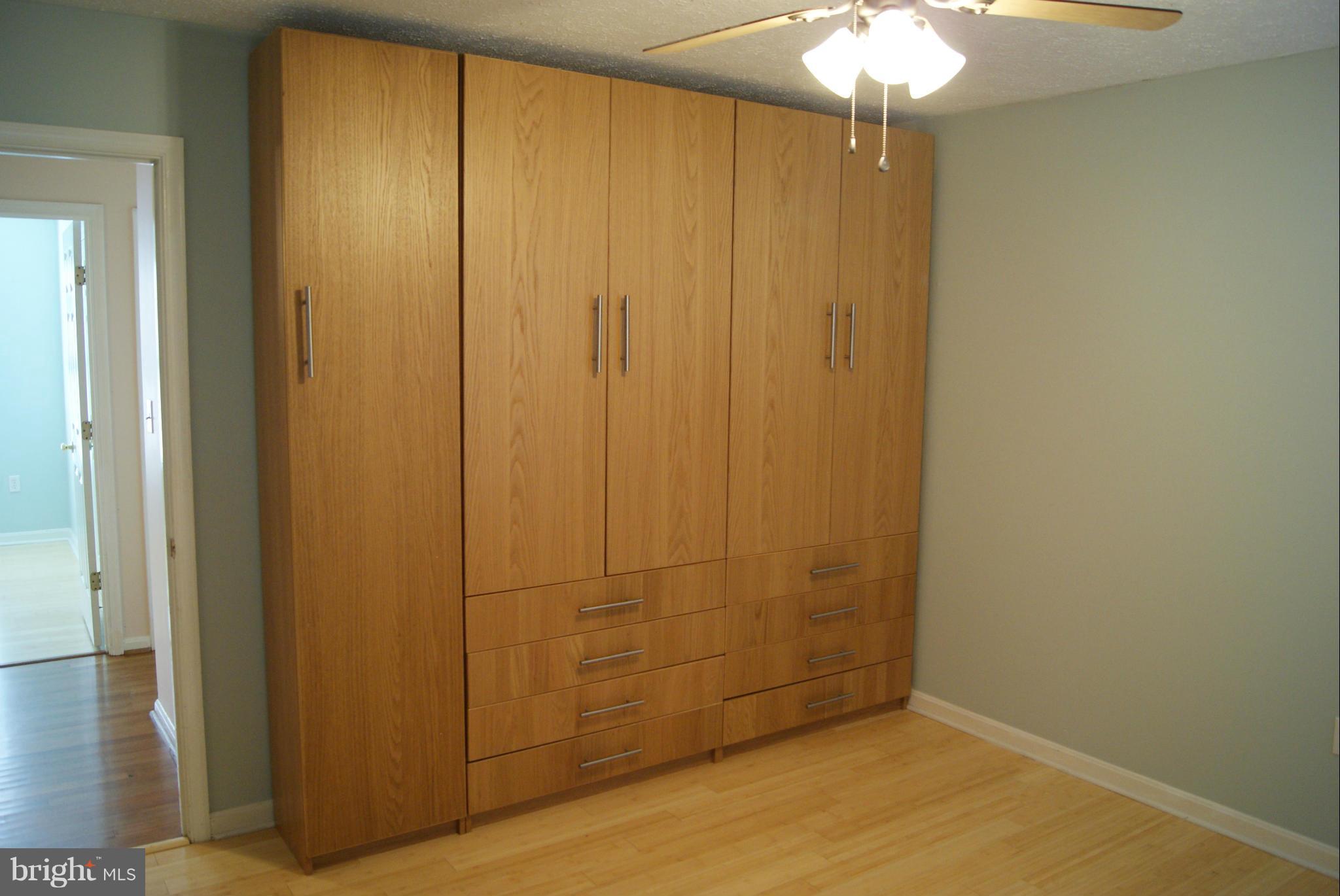 WESTBURY - Residential