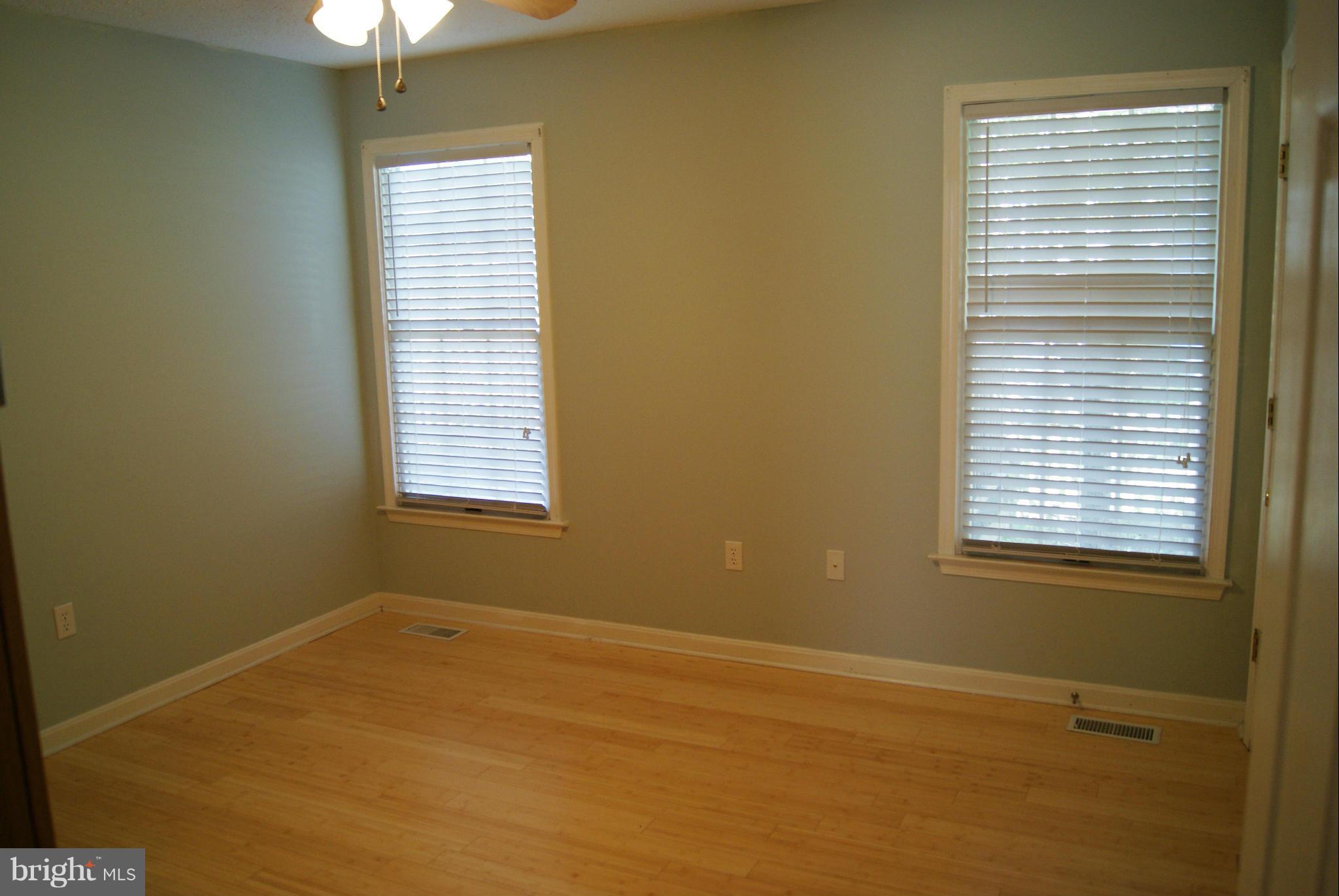 WESTBURY - Residential