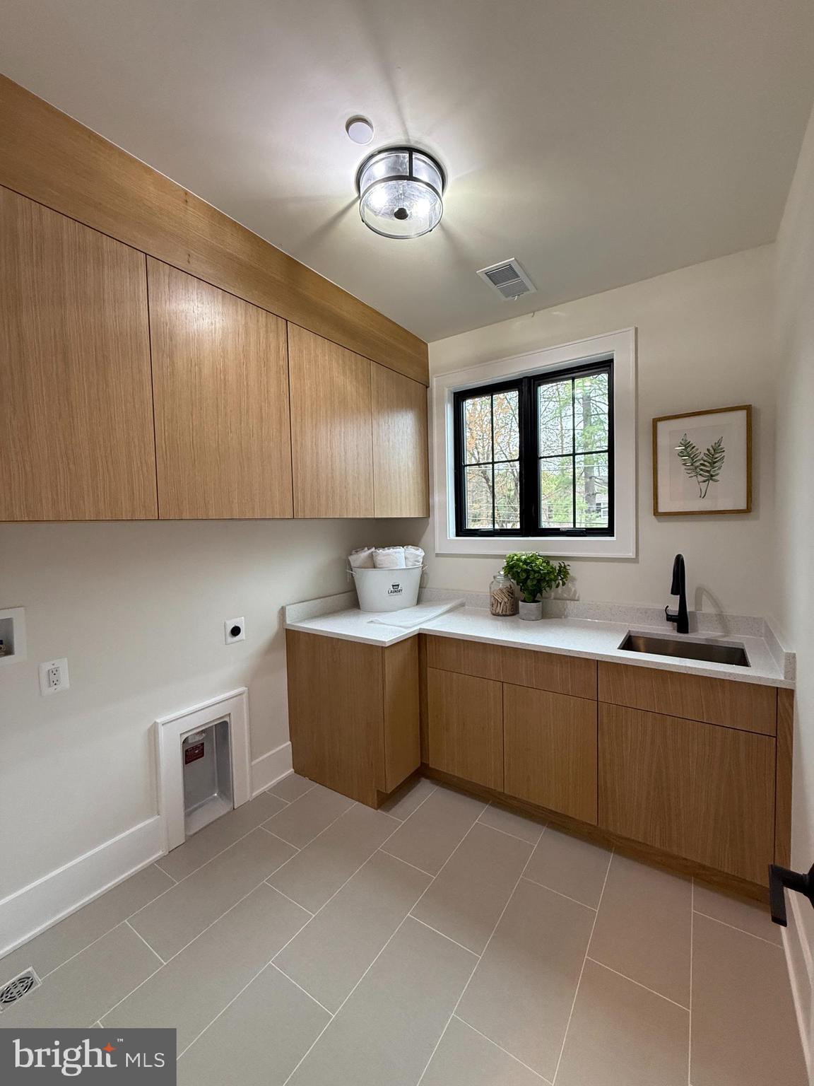 MARY KNOLLS - Residential