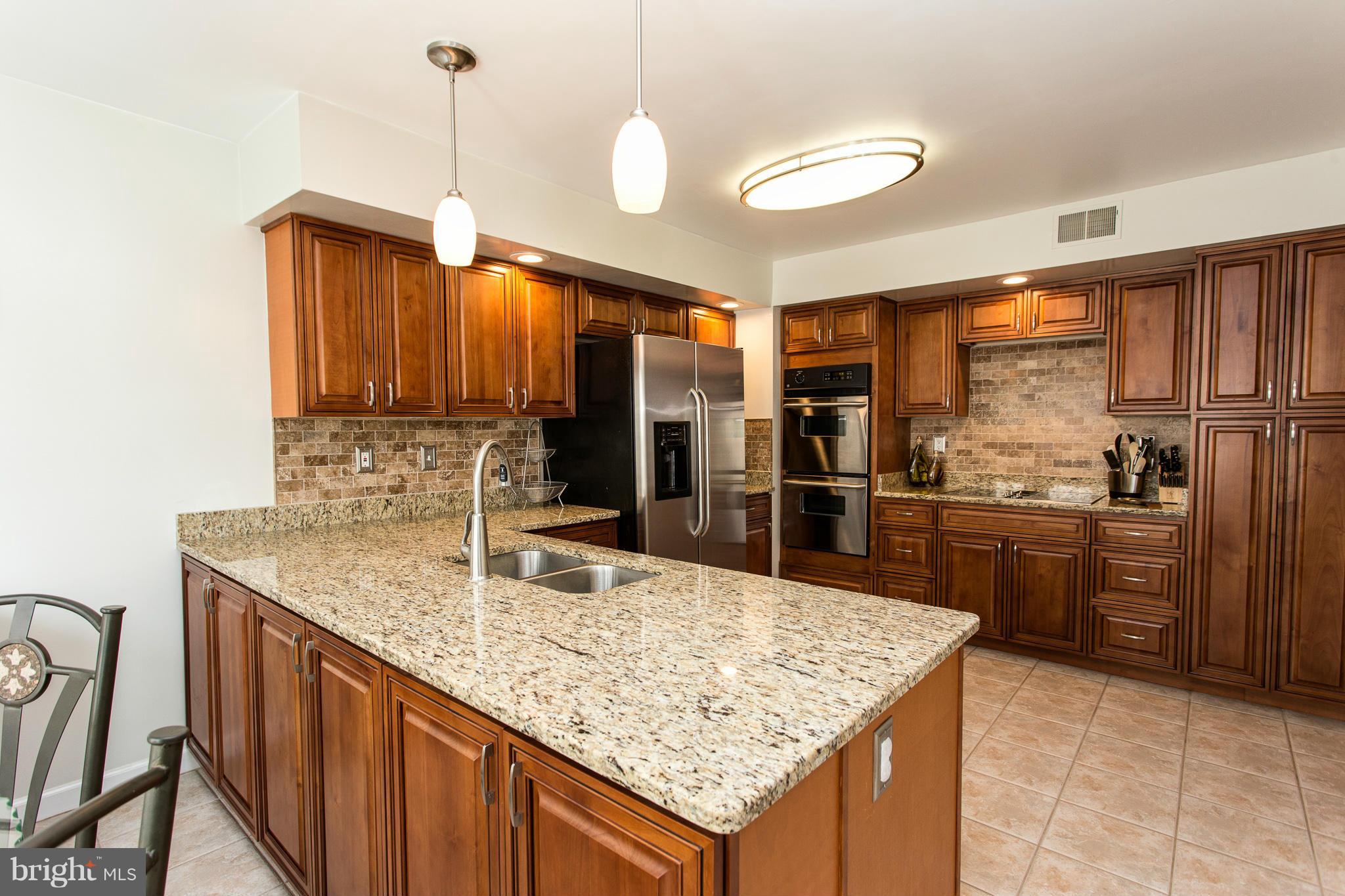 LIFESTYLE AT SULLY STATION - Residential