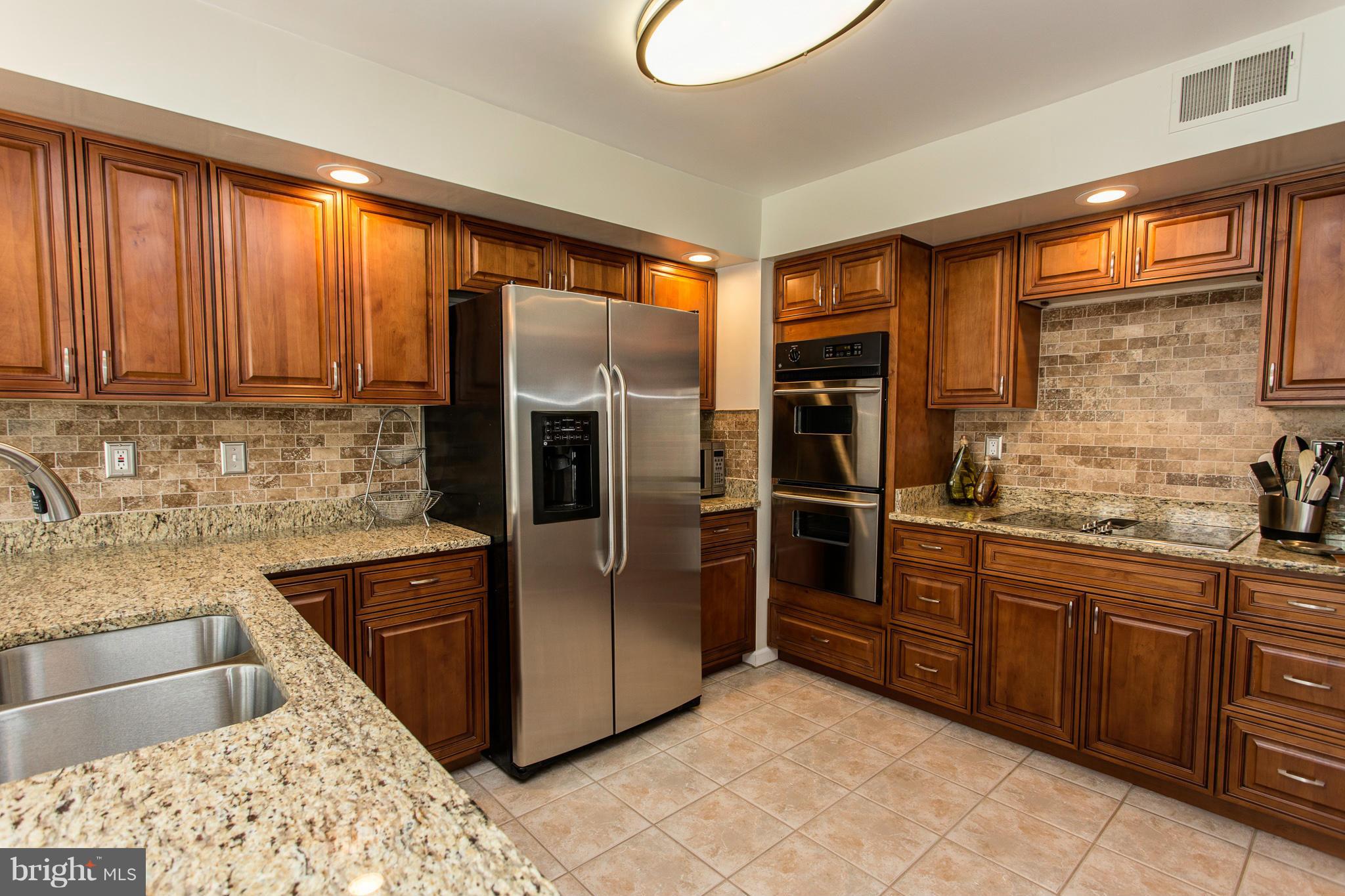 LIFESTYLE AT SULLY STATION - Residential