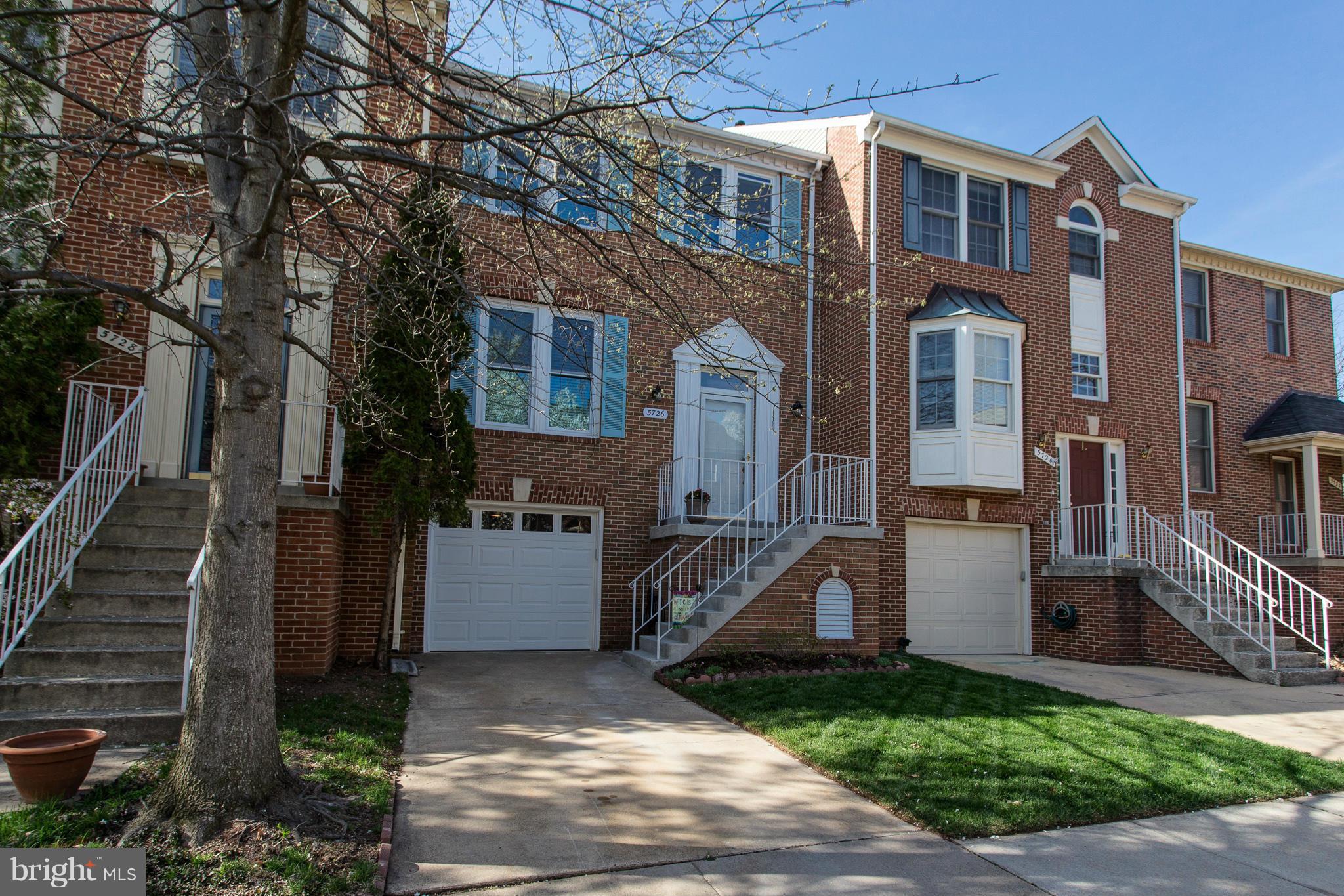 LIFESTYLE AT SULLY STATION - Residential