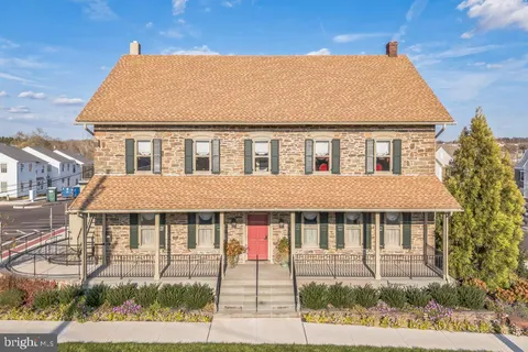 17 Mainland Road Unit 223, Harleysville, PA MLS: PAMC2180494