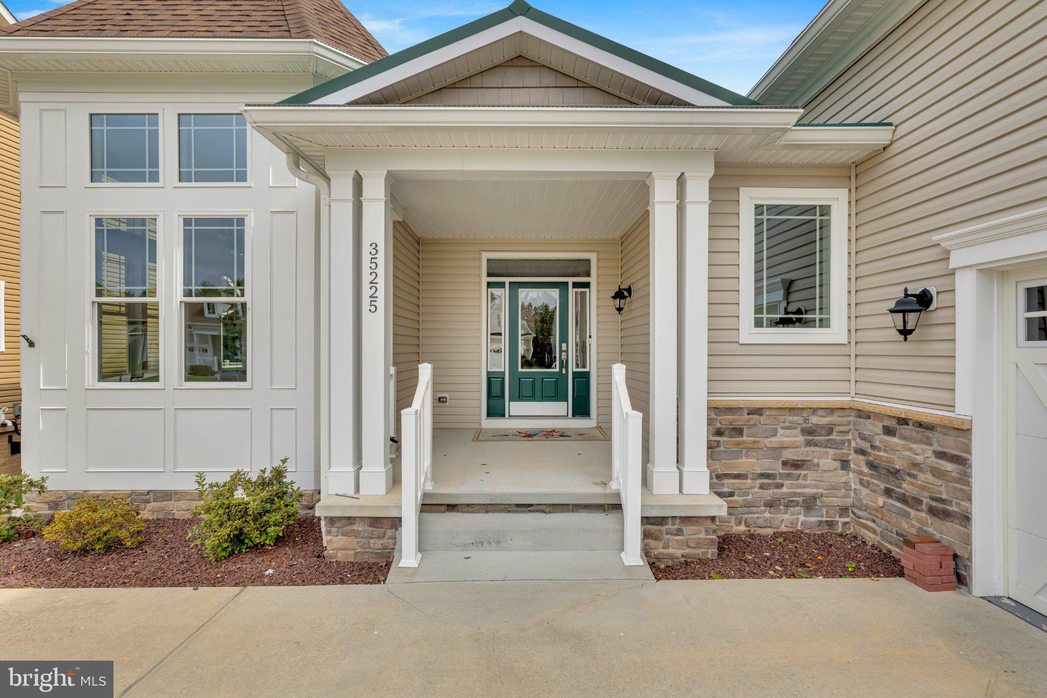 35225 SEAPORT LOOP