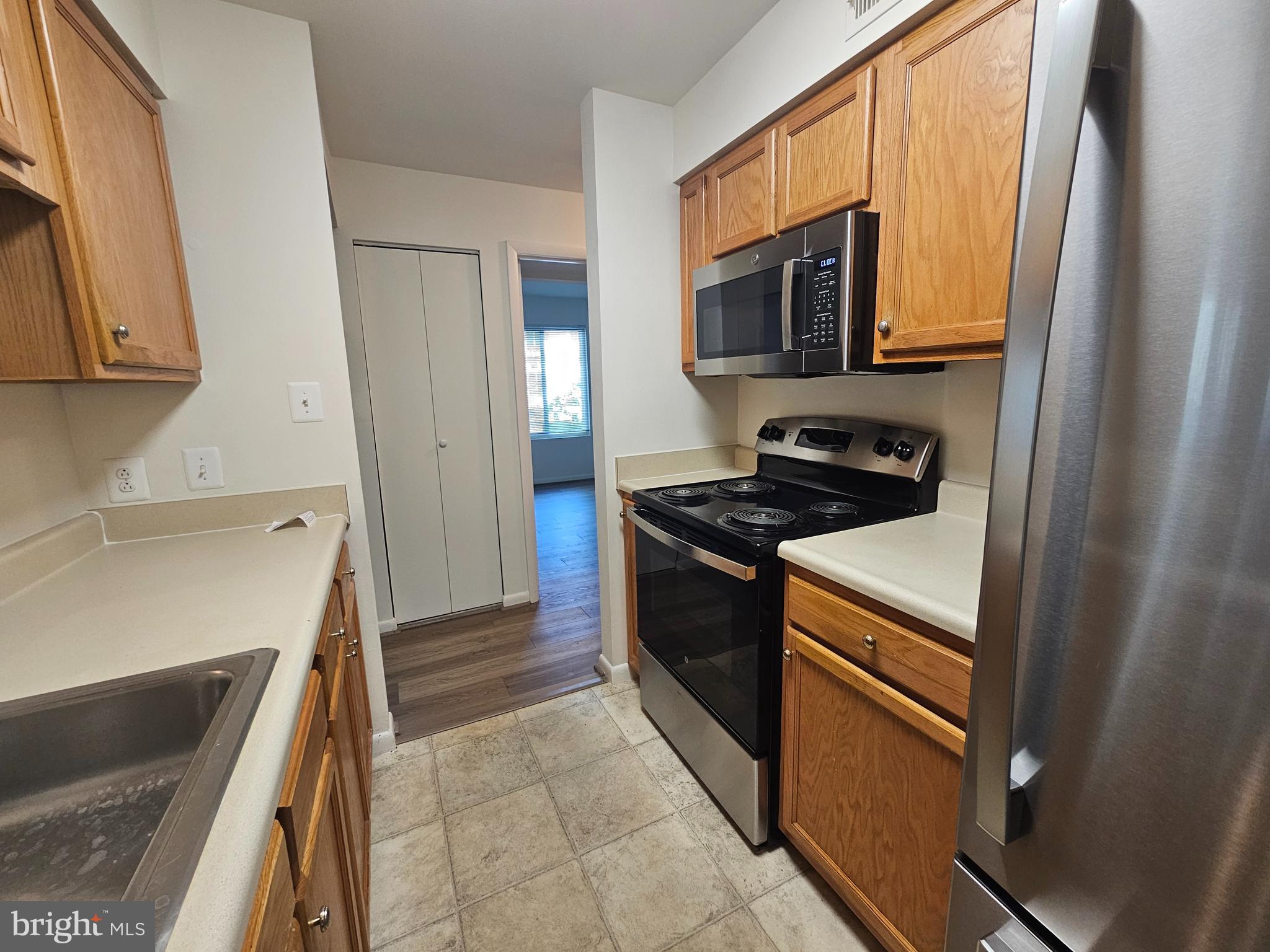 BURKE CENTRE STATION COMMONS - Residential