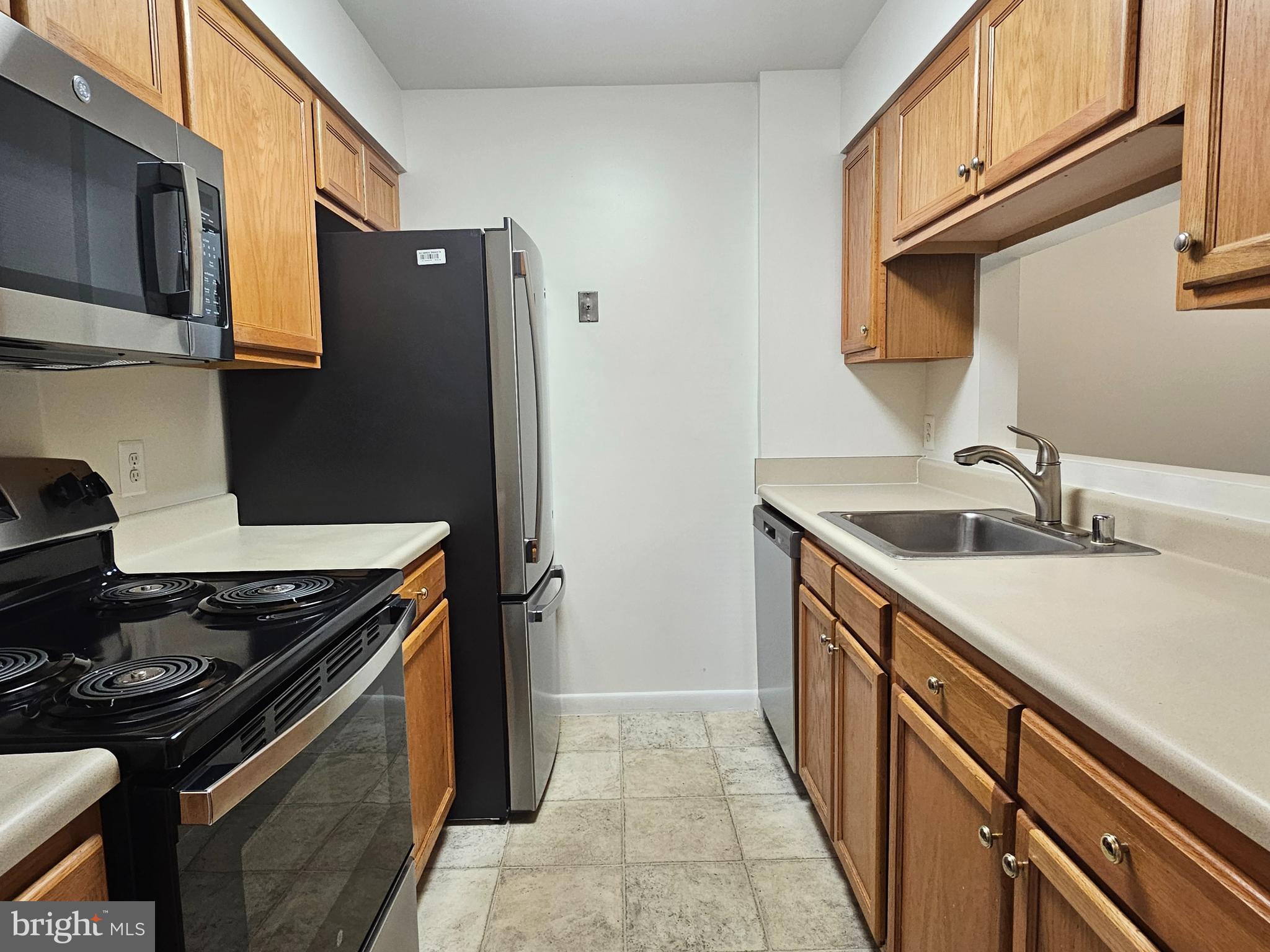 BURKE CENTRE STATION COMMONS - Residential