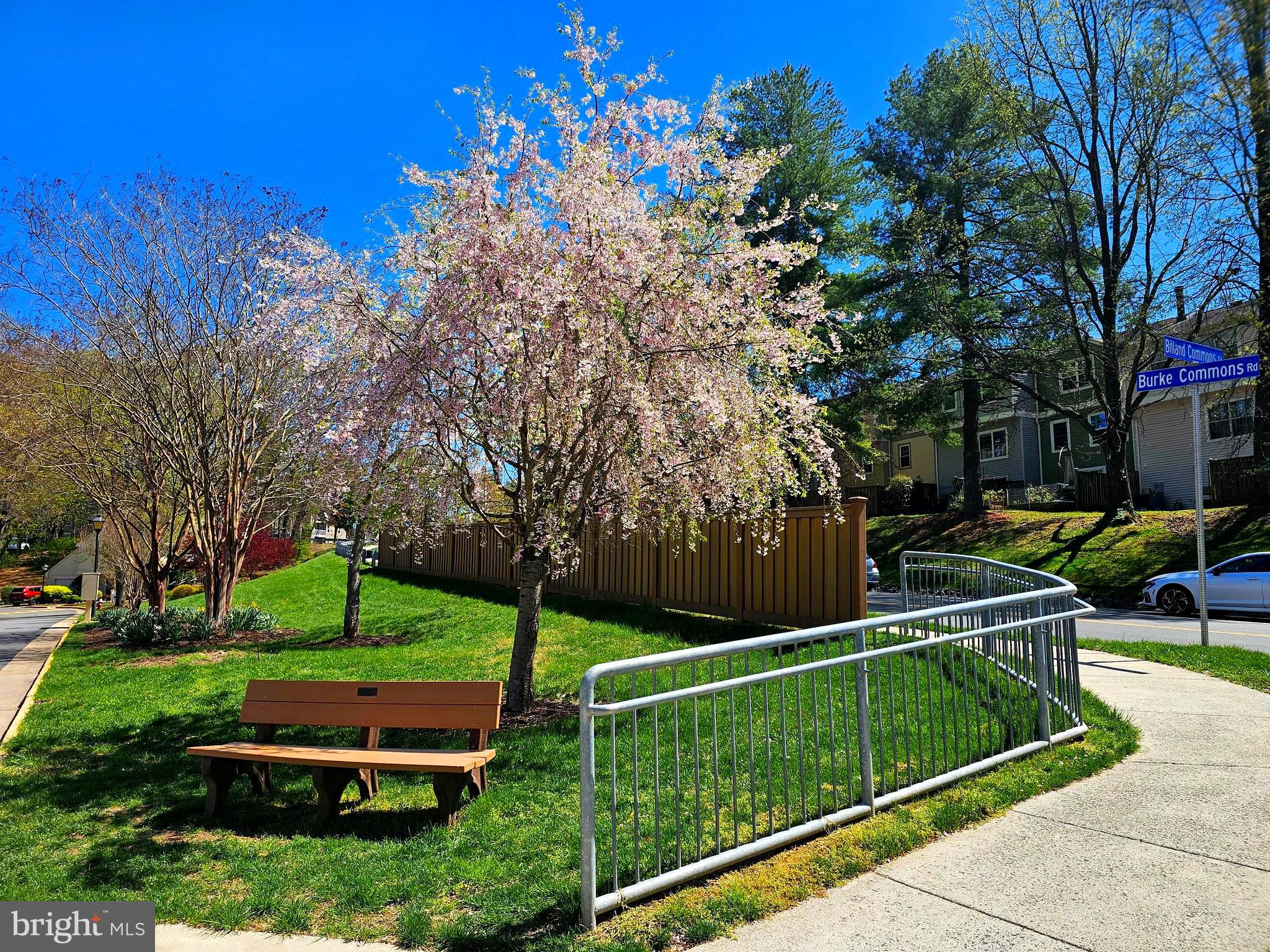 BURKE CENTRE STATION COMMONS - Residential