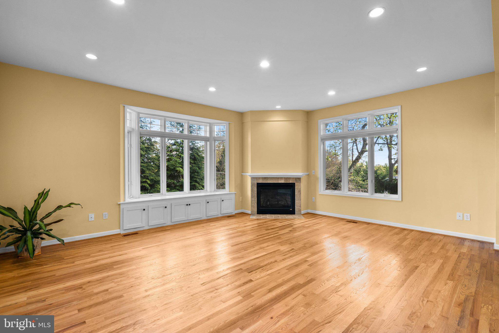 FOX HILLS OF POTOMAC - Residential Lease