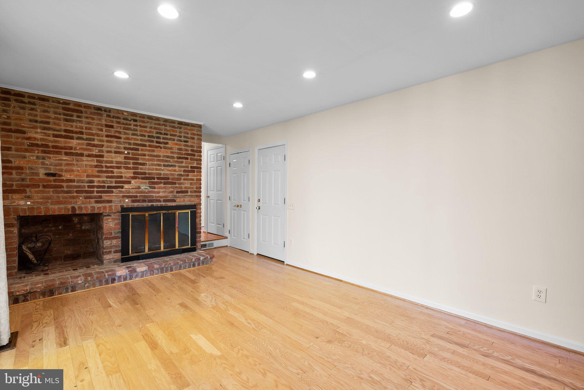 FOX HILLS OF POTOMAC - Residential Lease