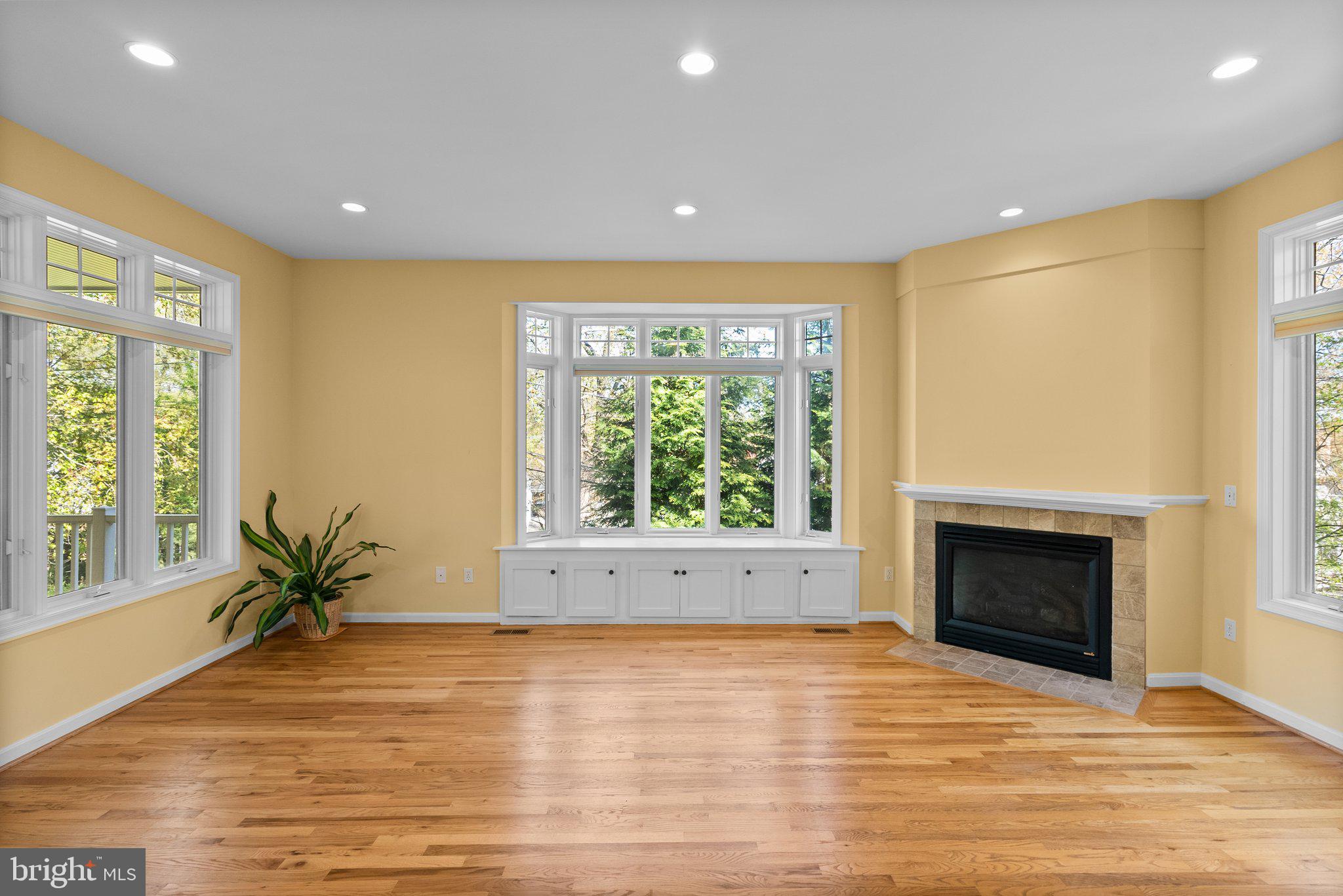 FOX HILLS OF POTOMAC - Residential Lease