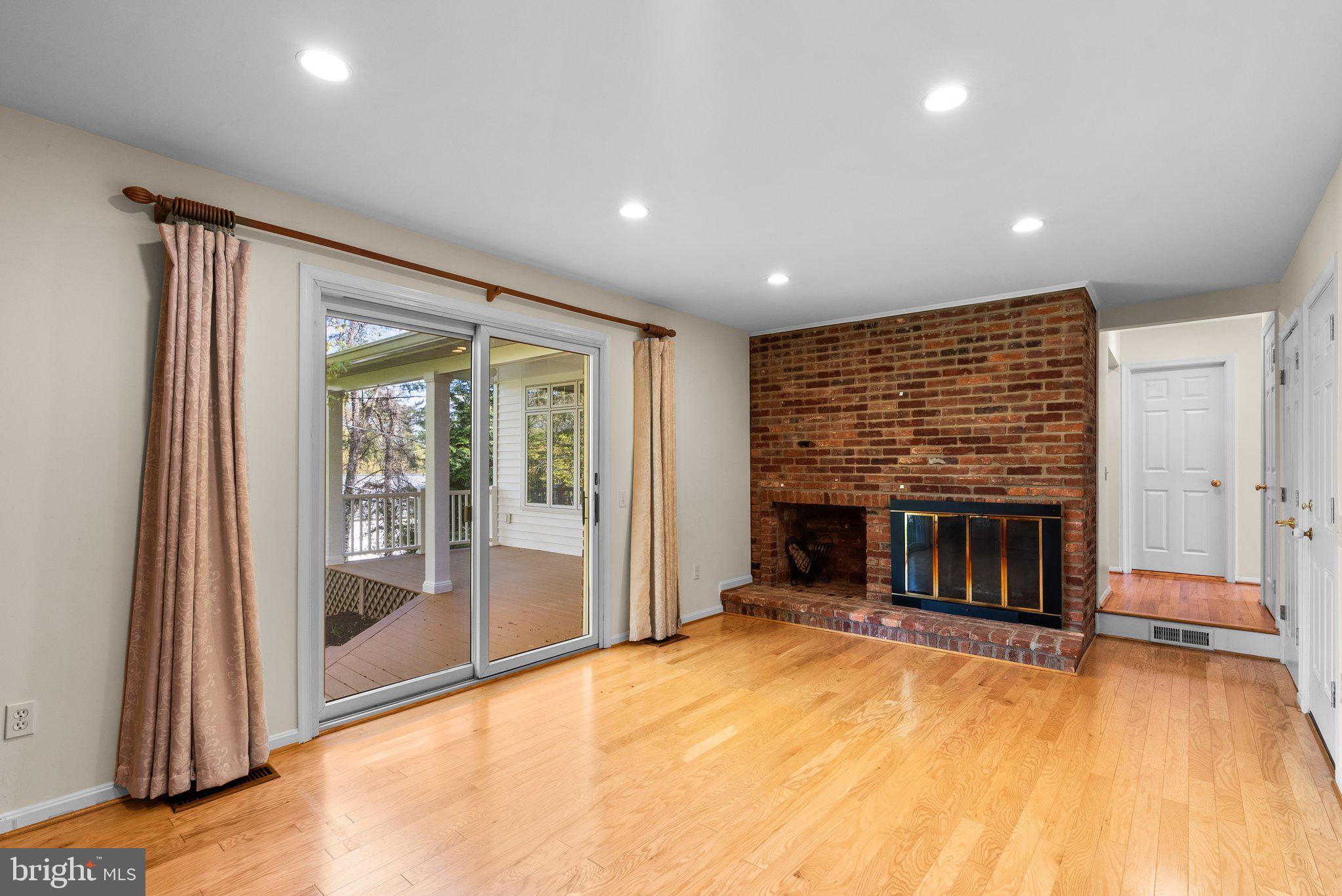 FOX HILLS OF POTOMAC - Residential Lease