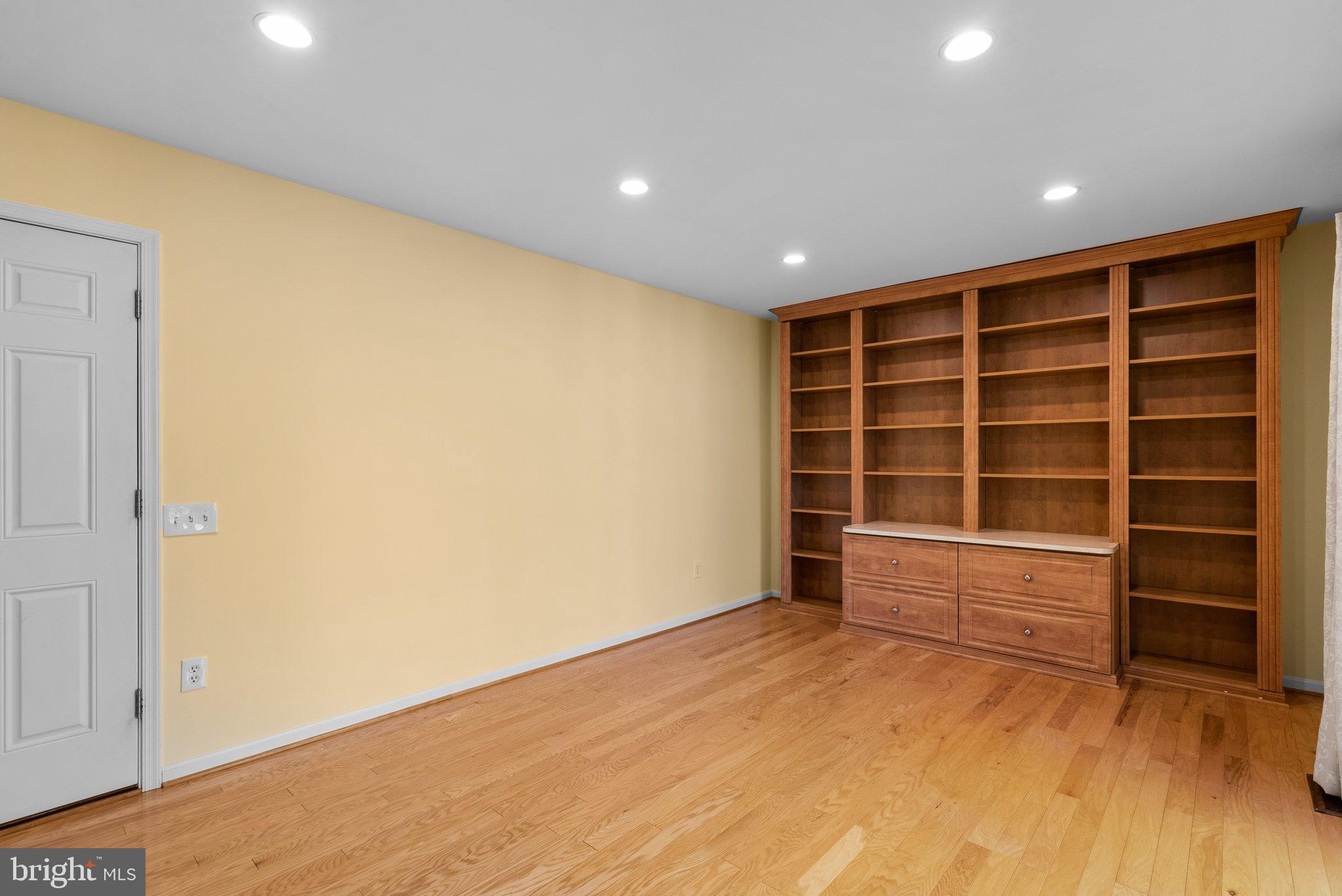 FOX HILLS OF POTOMAC - Residential Lease