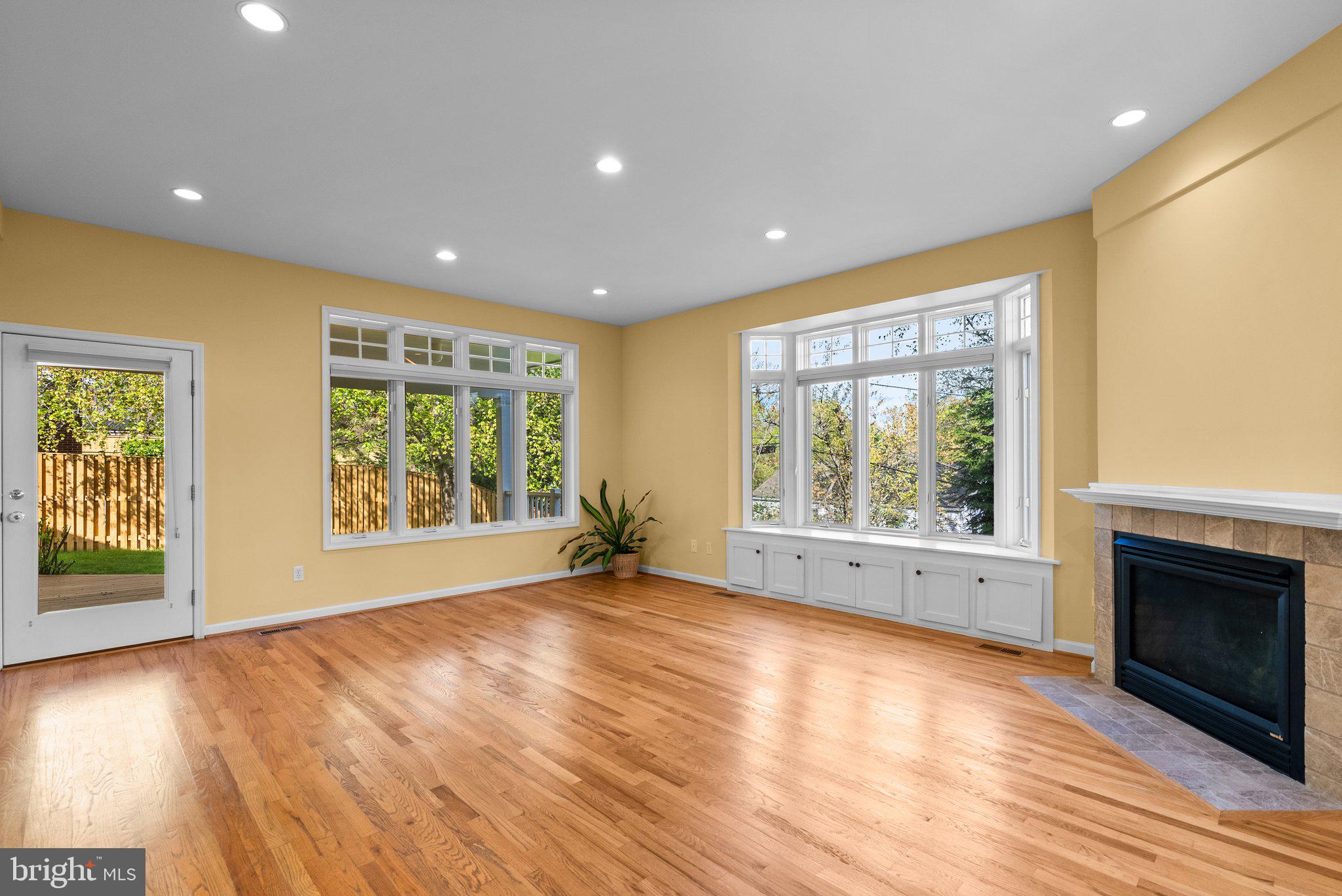 FOX HILLS OF POTOMAC - Residential Lease