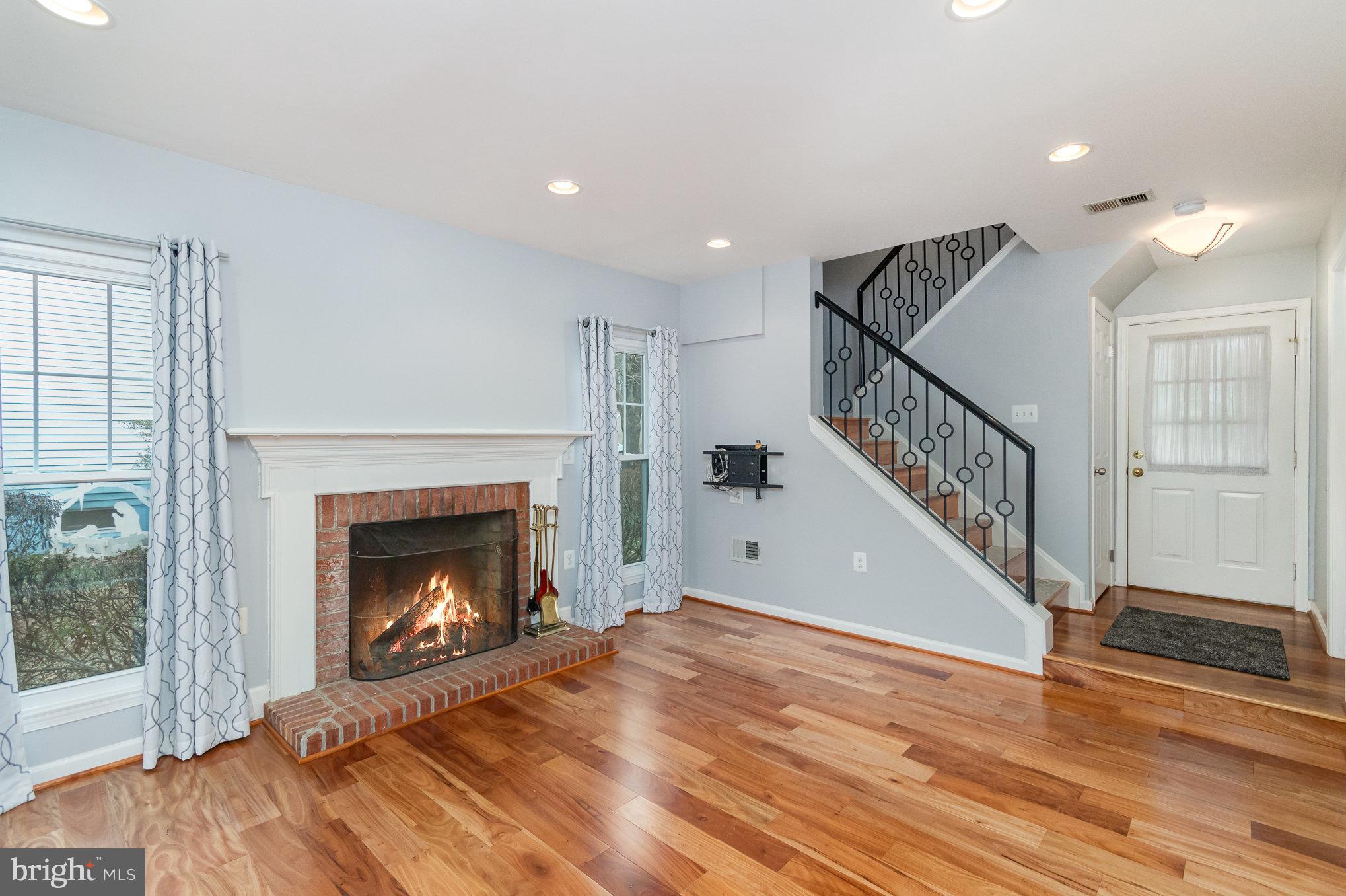 15090 HOLLEYSIDE DRIVE