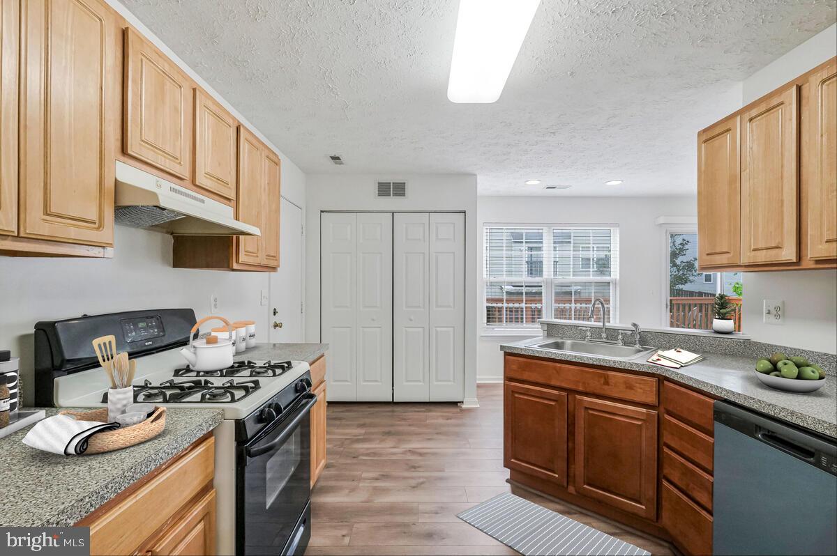 SOMERSET - Residential