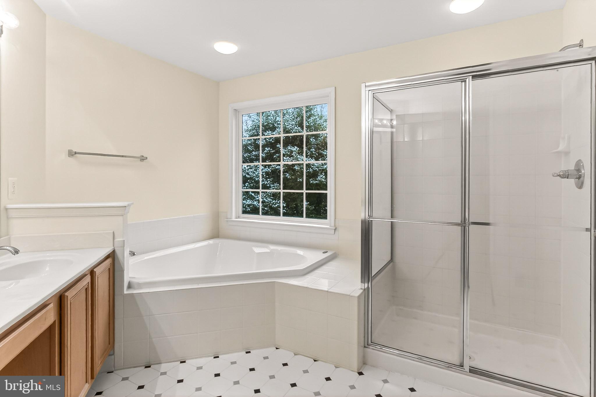 BROADLANDS - Residential