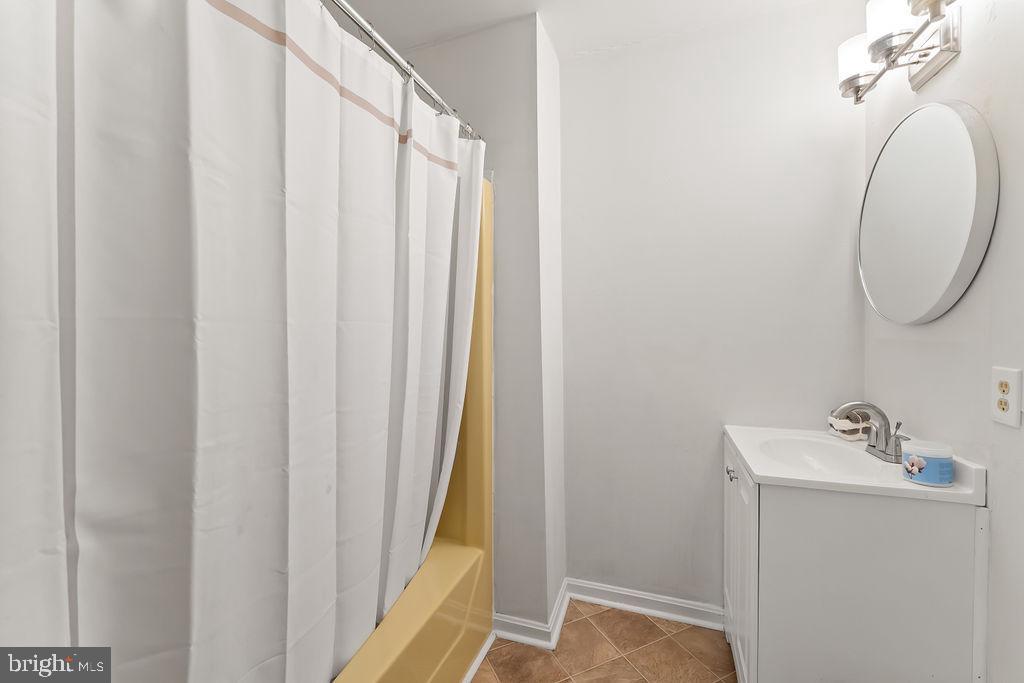 MAPLE GROVE - Residential