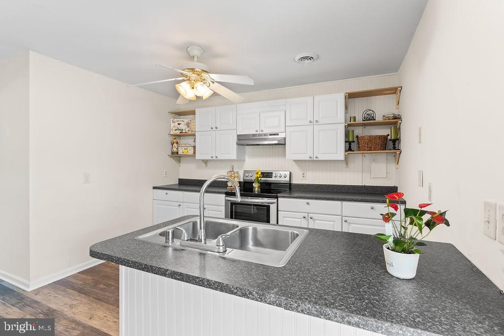 MAPLE GROVE - Residential