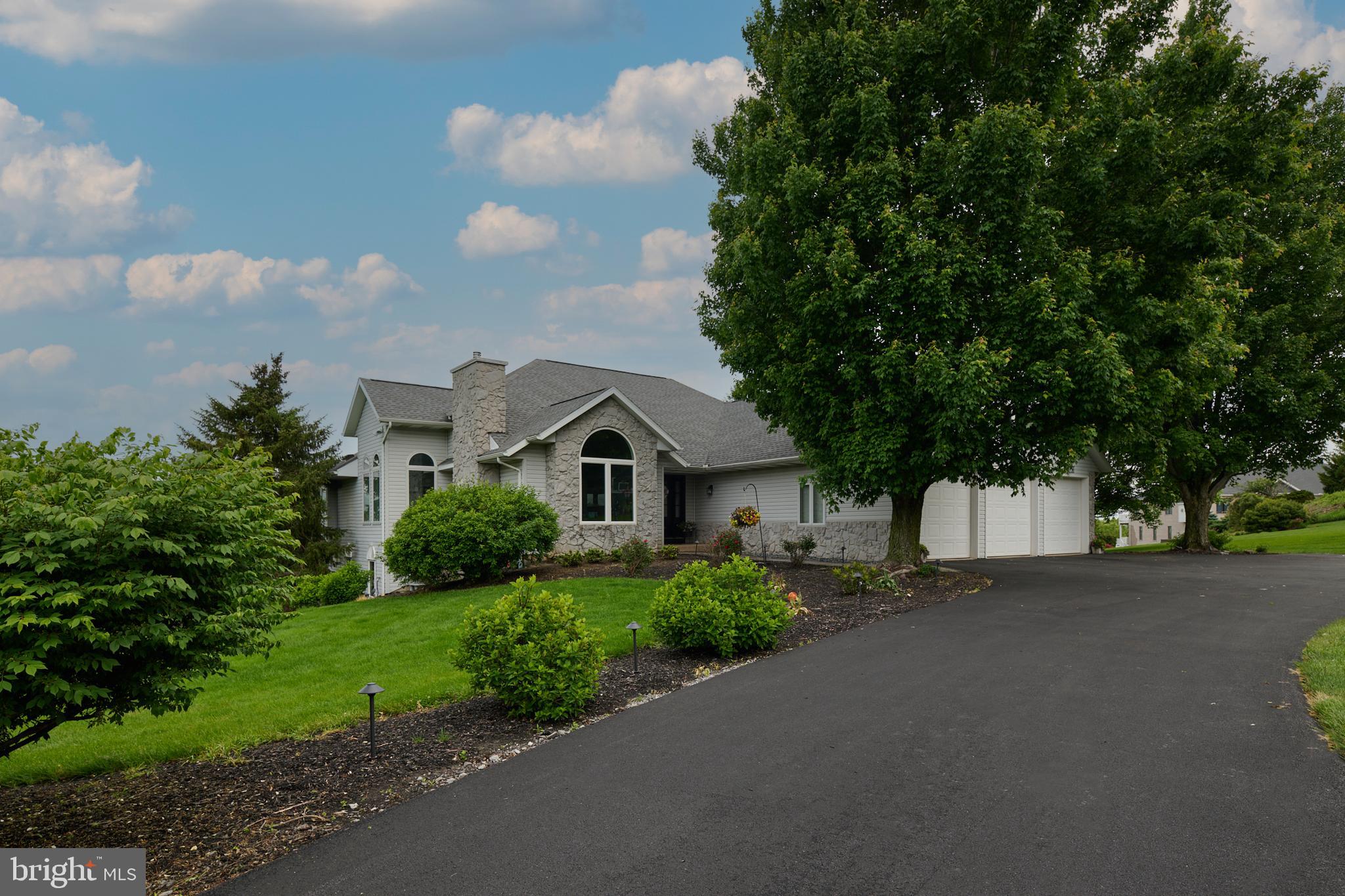 LAUREL HILLS - Residential