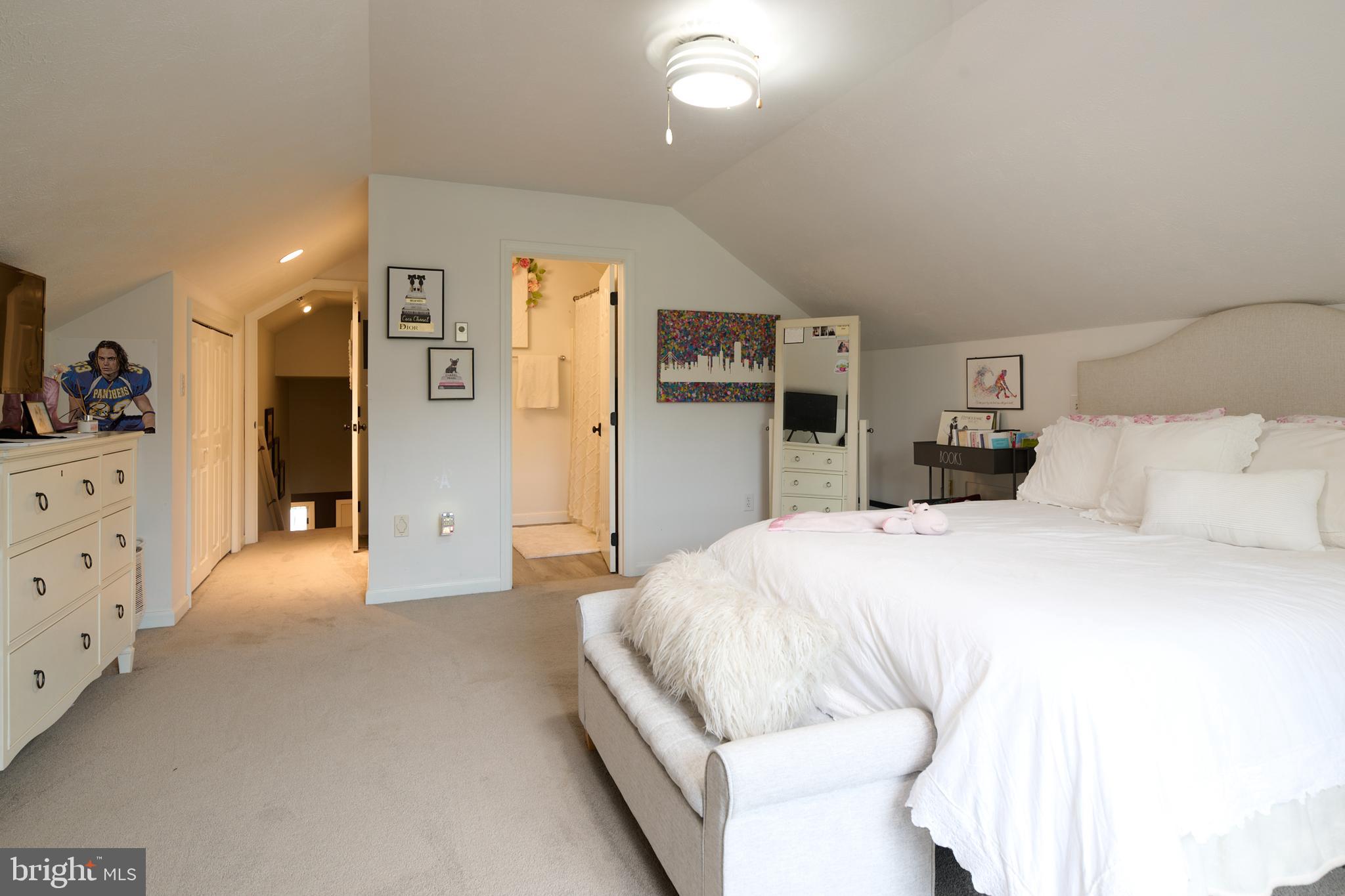 LAUREL HILLS - Residential