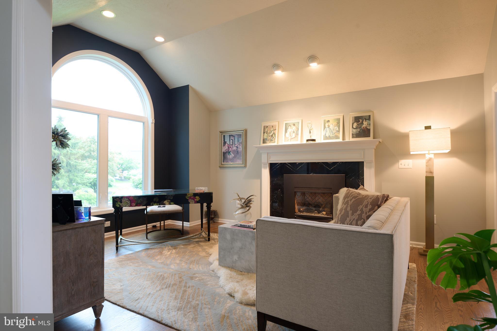 LAUREL HILLS - Residential