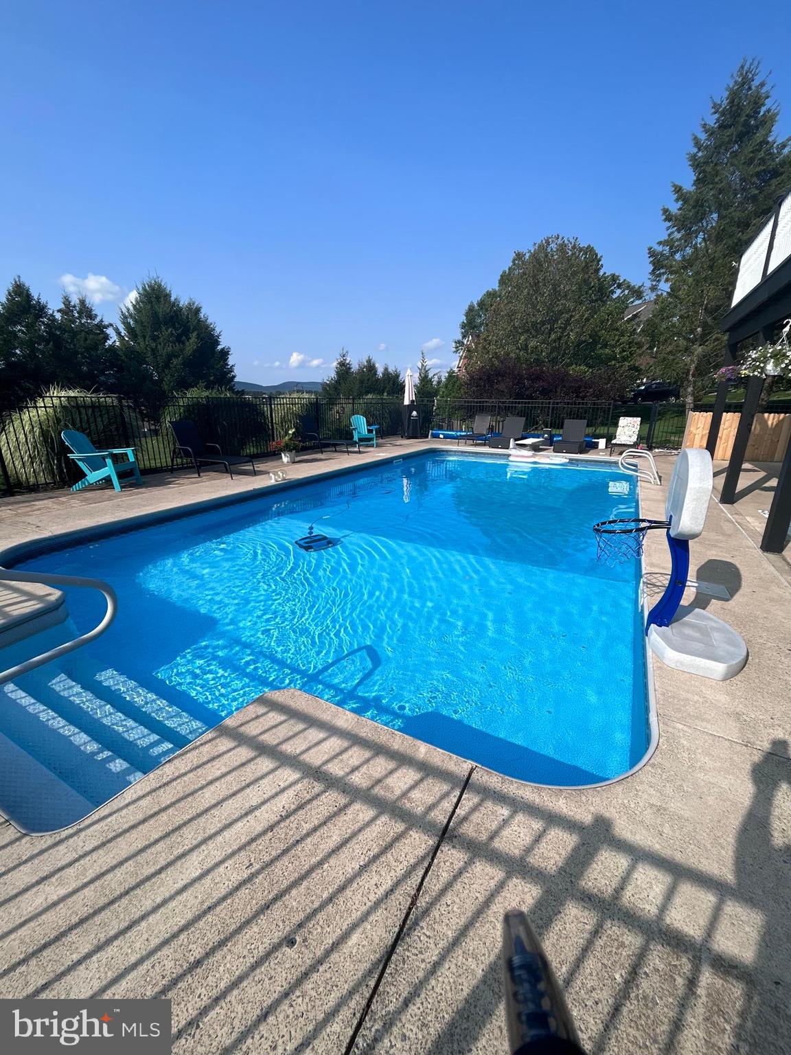 LAUREL HILLS - Residential