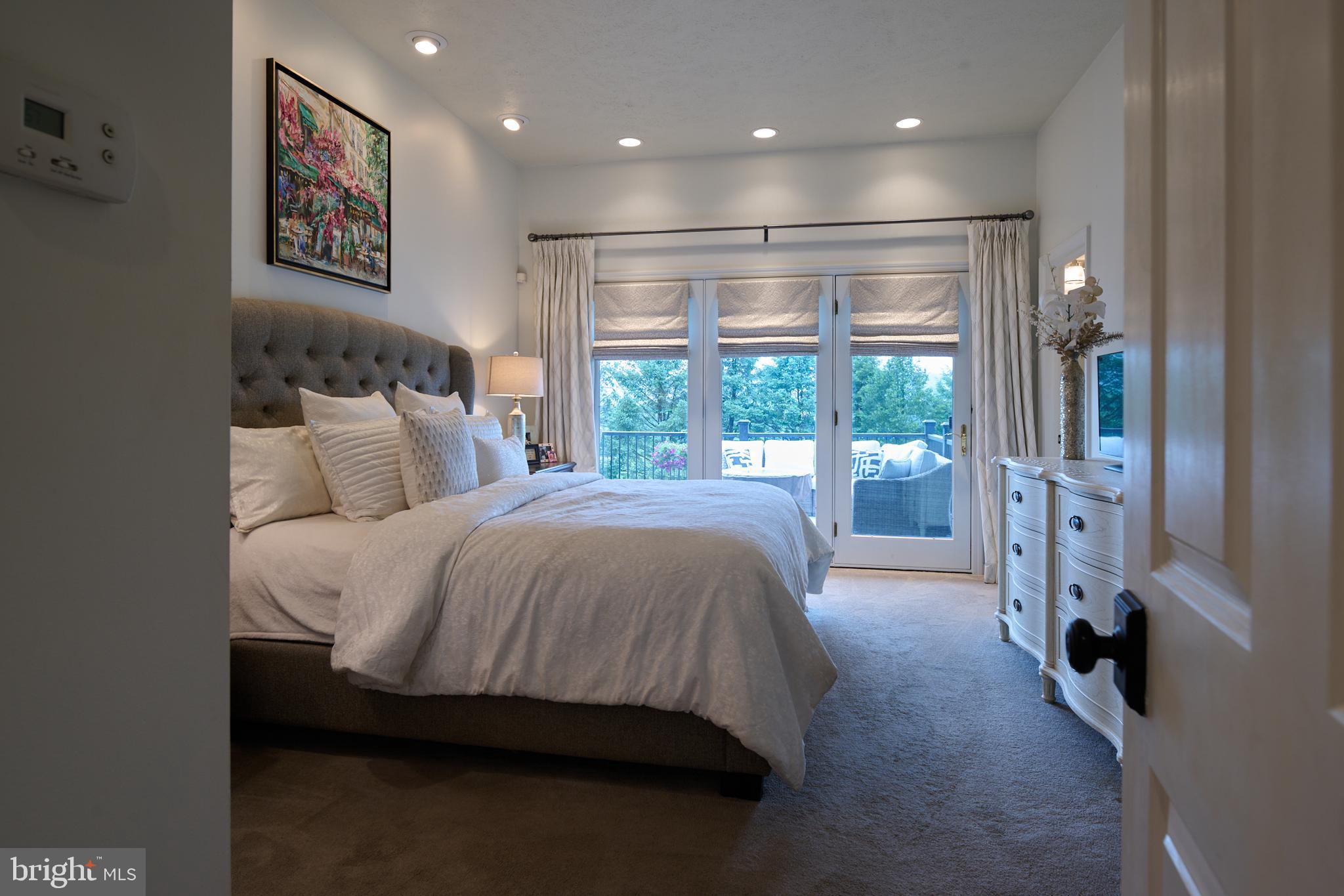 LAUREL HILLS - Residential