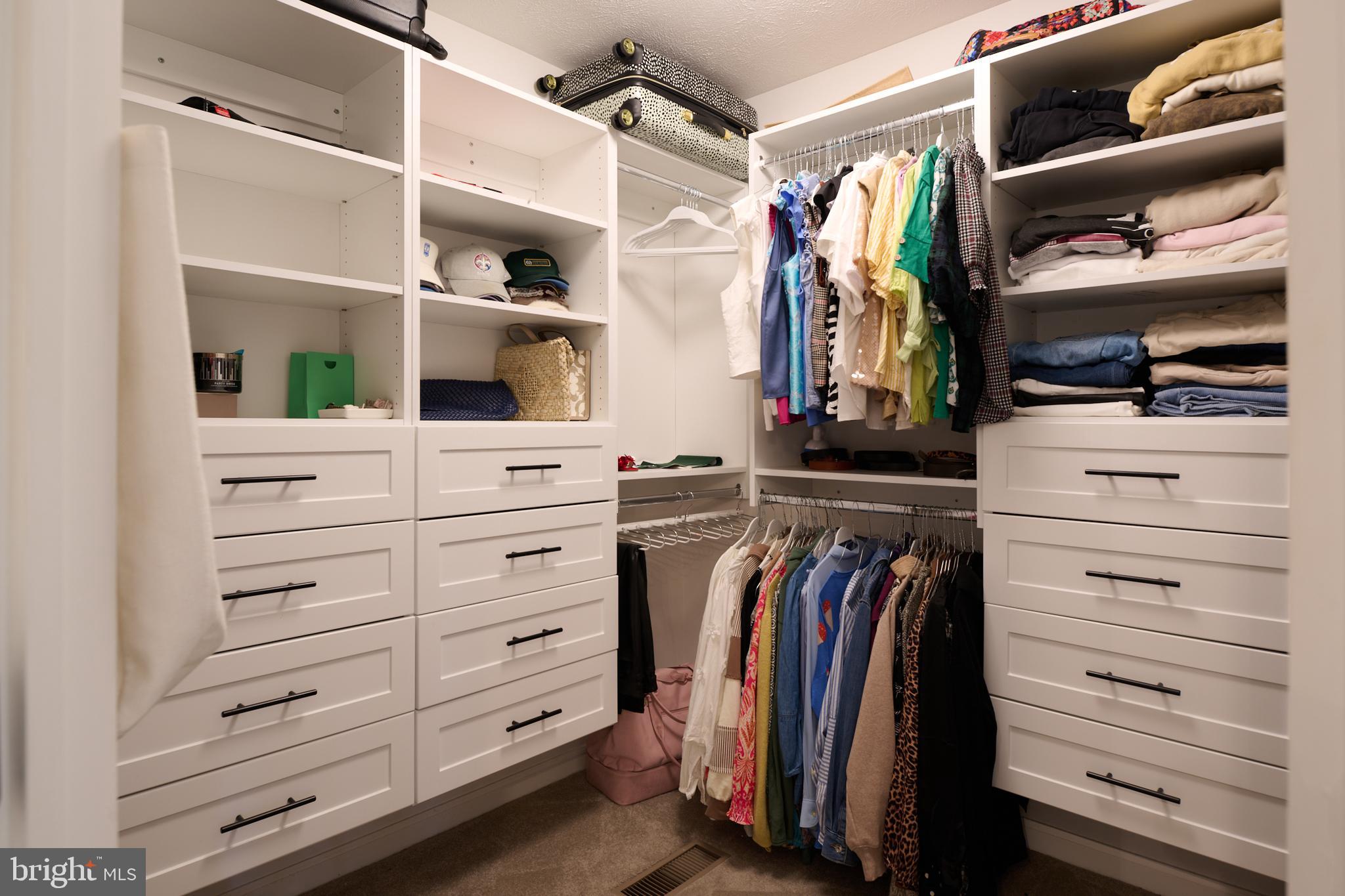 LAUREL HILLS - Residential