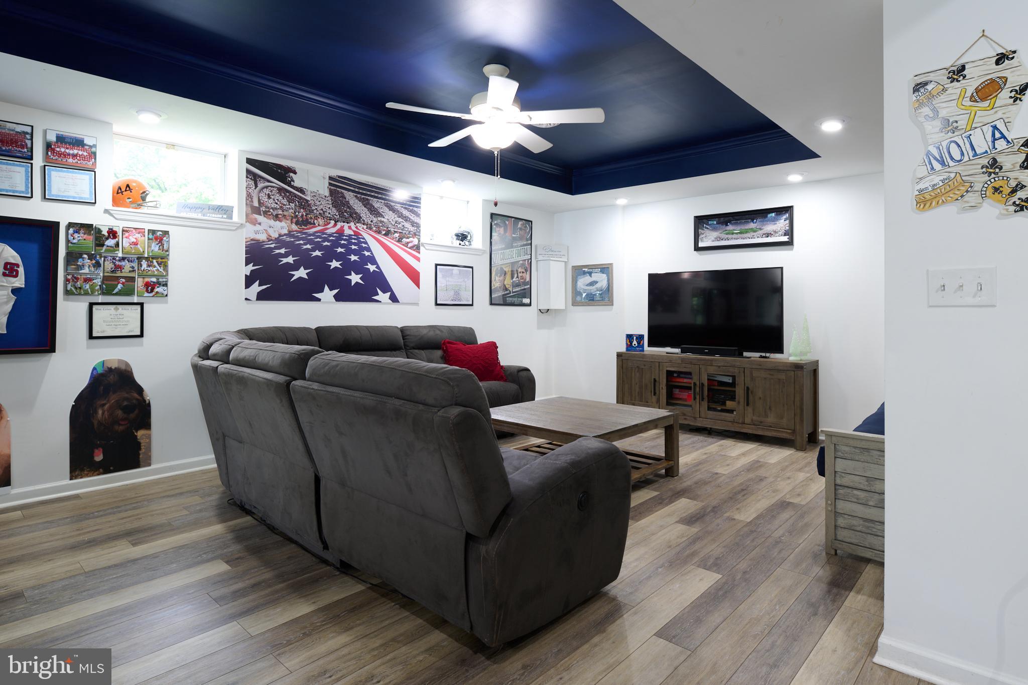 LAUREL HILLS - Residential