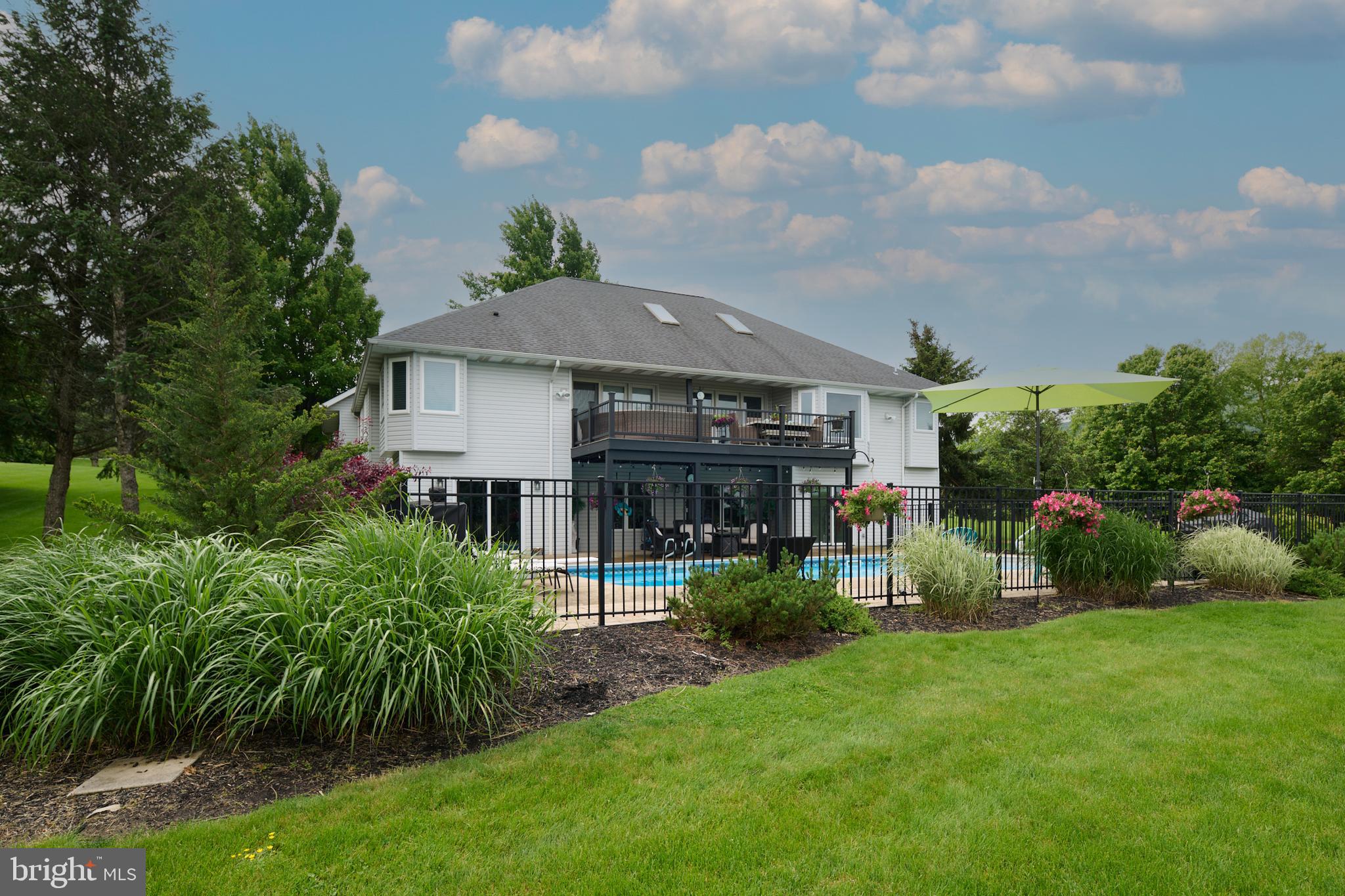 LAUREL HILLS - Residential