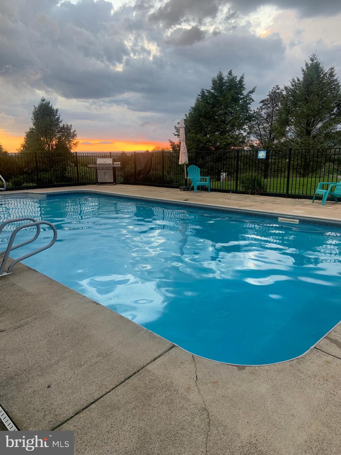 LAUREL HILLS - Residential