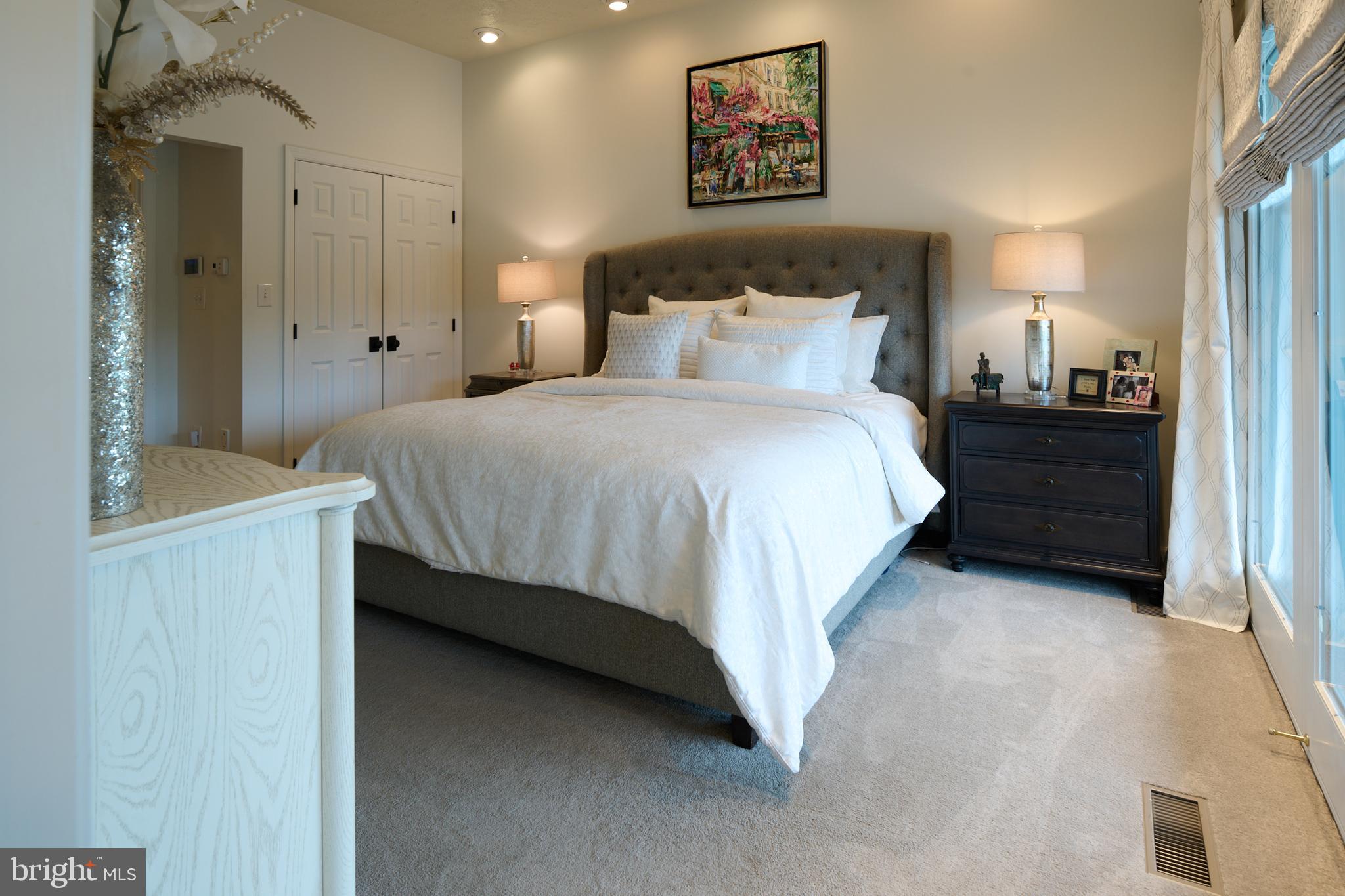 LAUREL HILLS - Residential