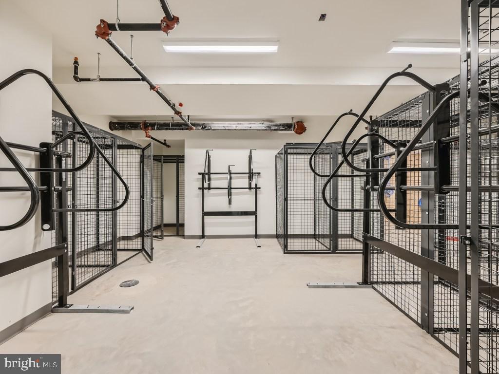 BROMO ARTS DISTRICT - Residential Lease