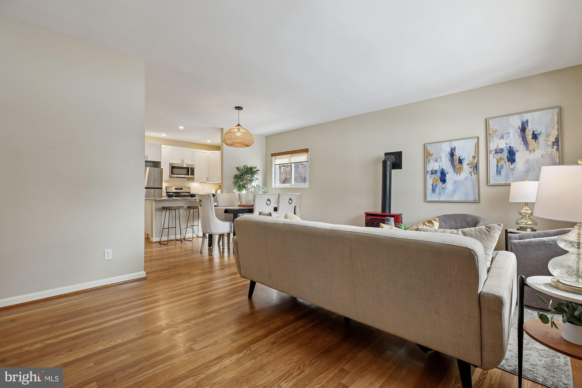 NEWPORT HILLS - Residential