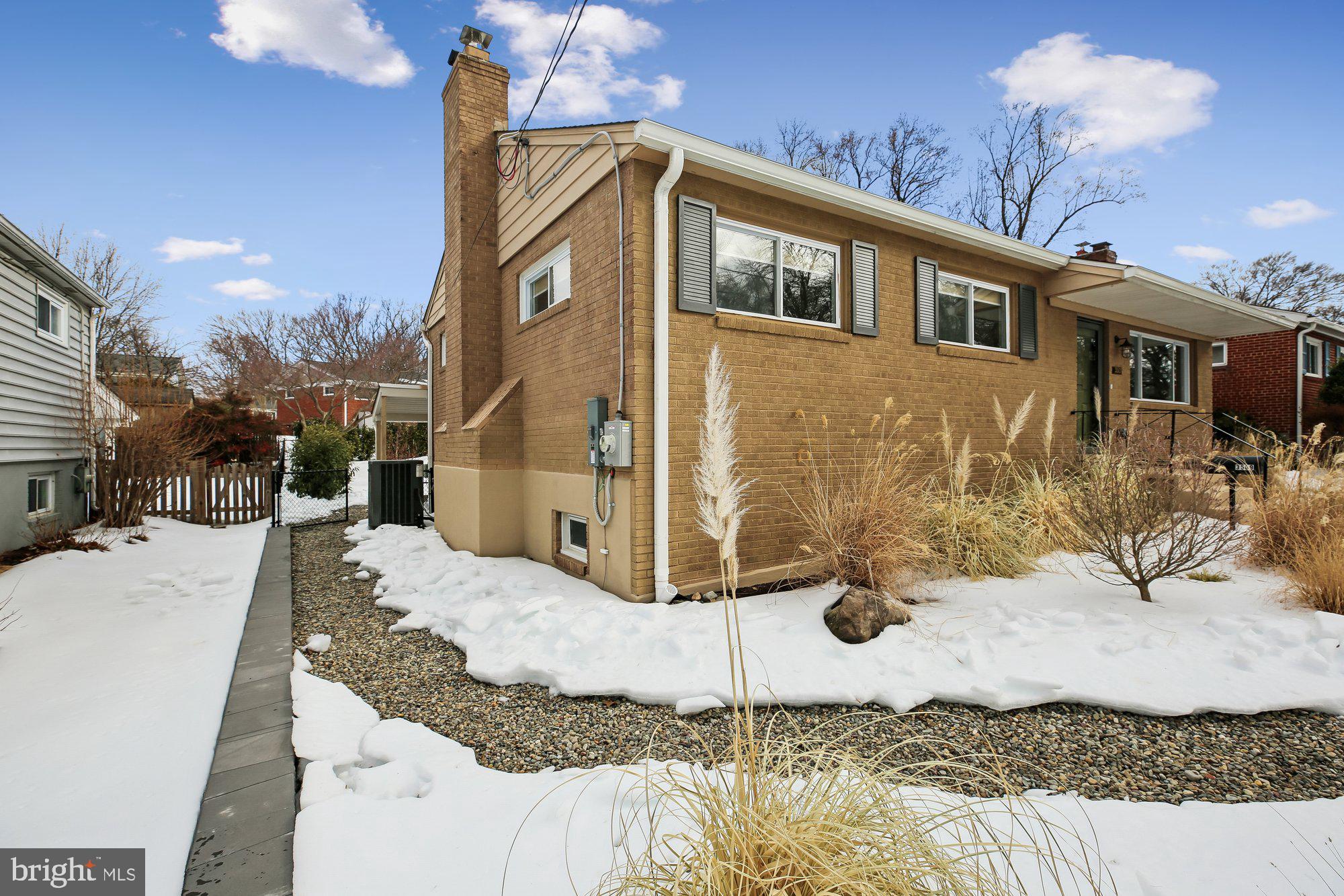 NEWPORT HILLS - Residential