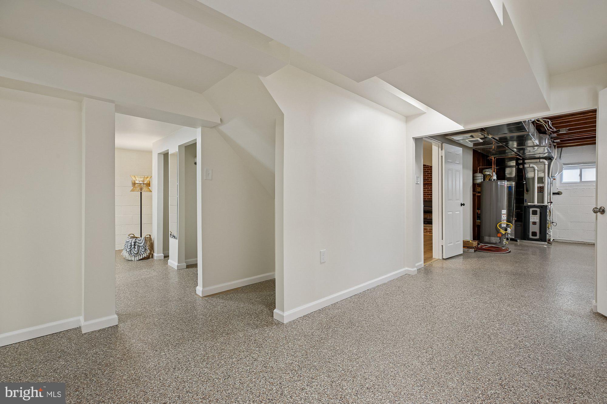 NEWPORT HILLS - Residential