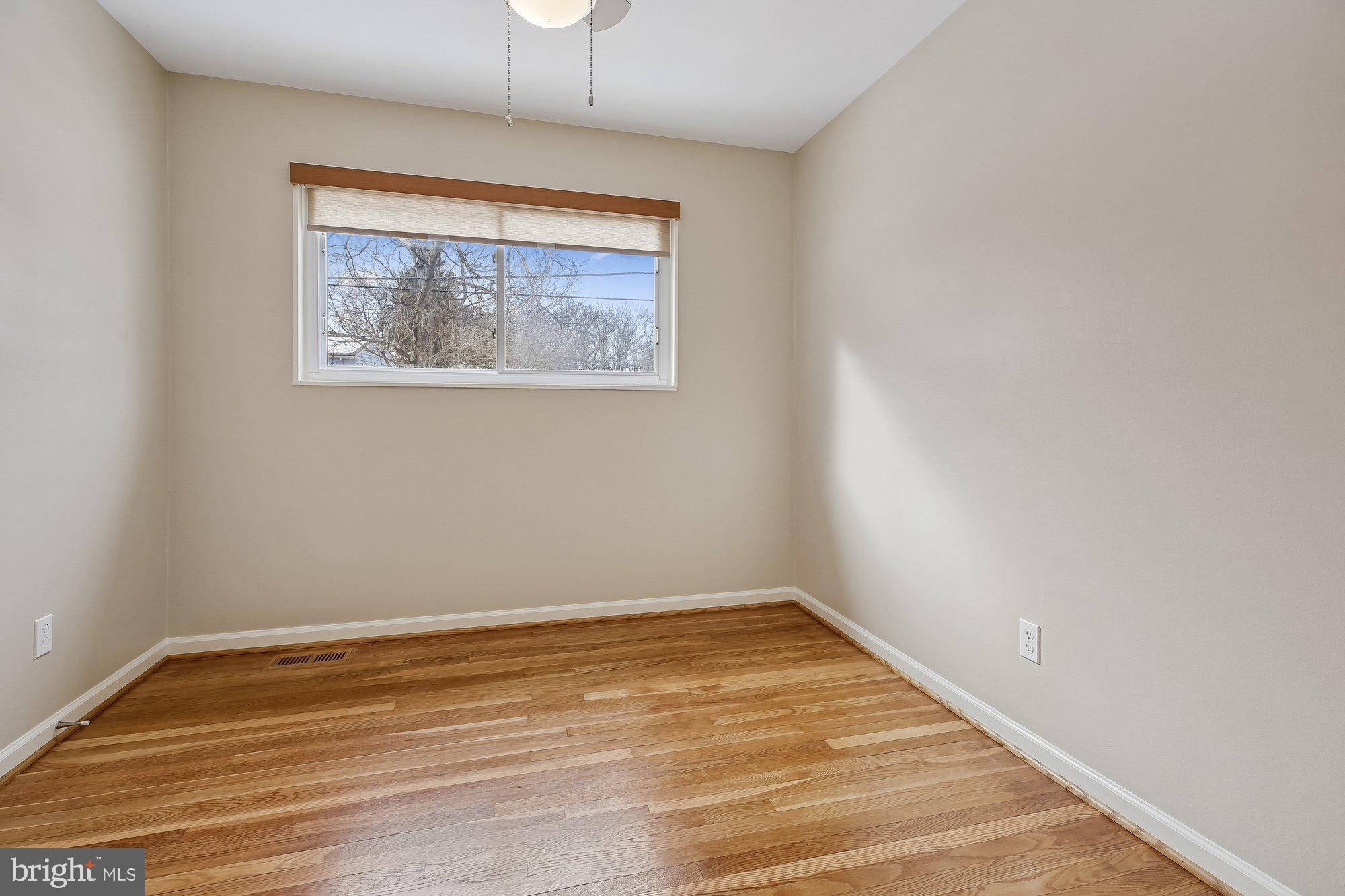 NEWPORT HILLS - Residential