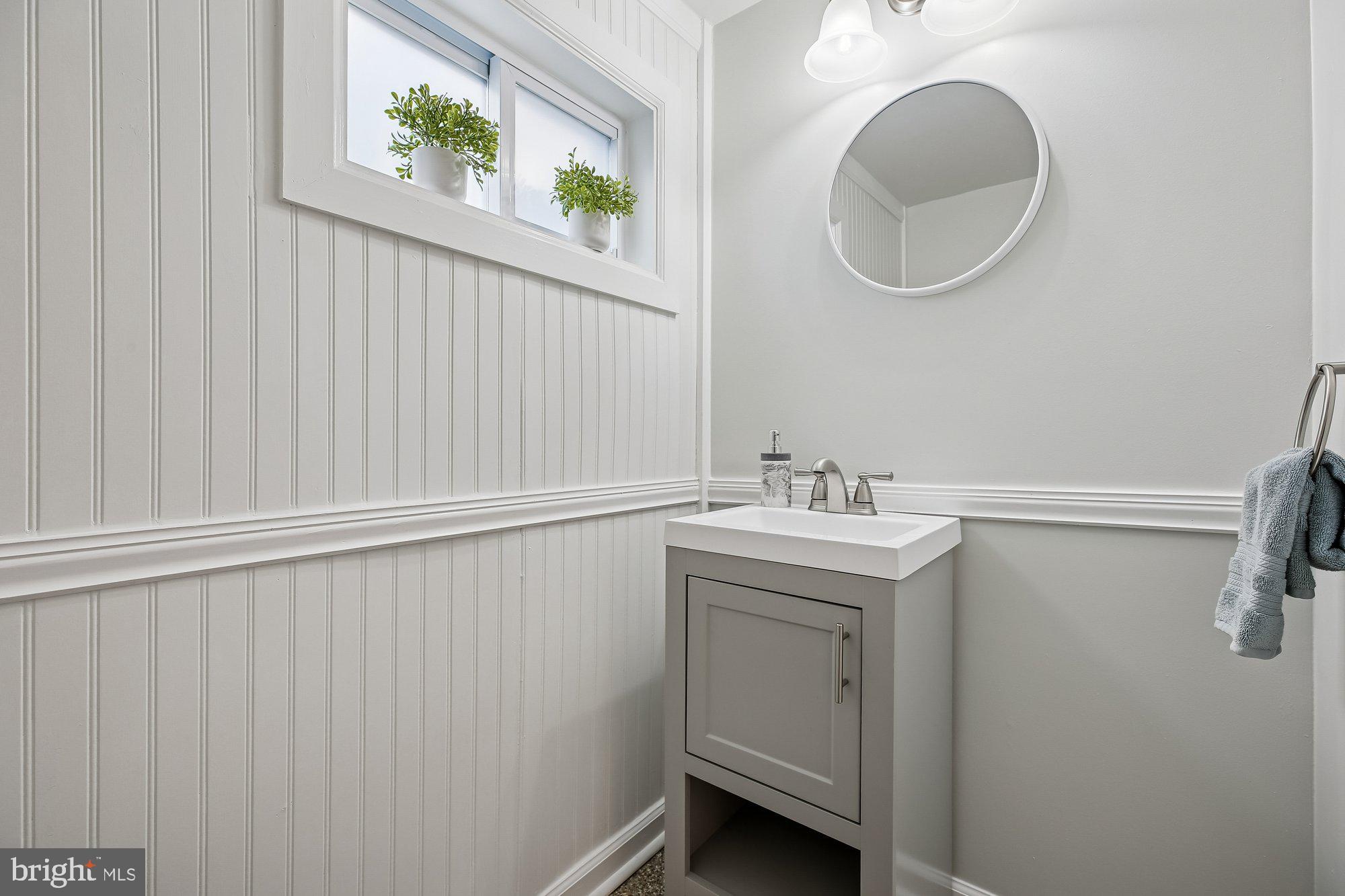 NEWPORT HILLS - Residential