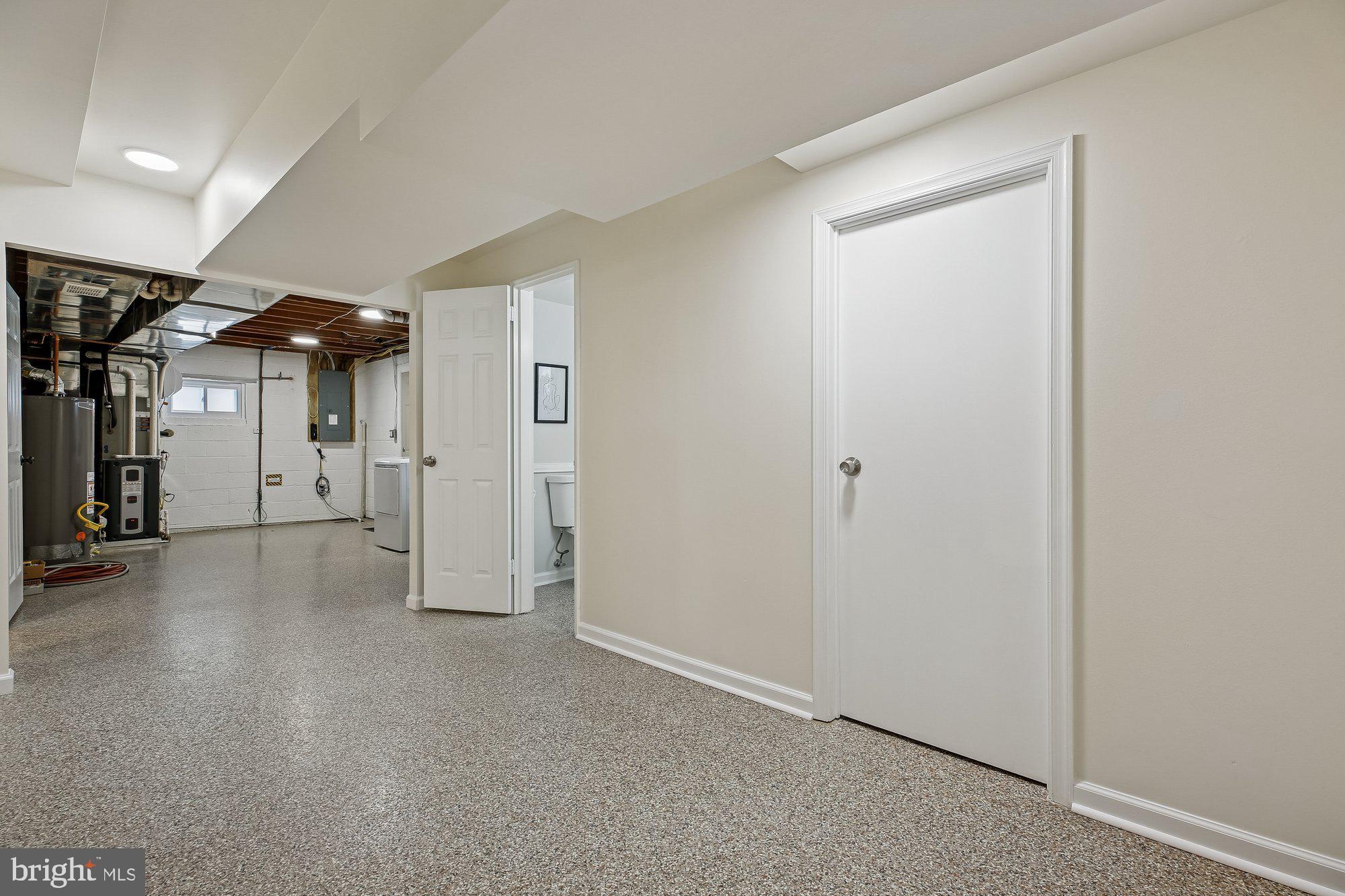 NEWPORT HILLS - Residential