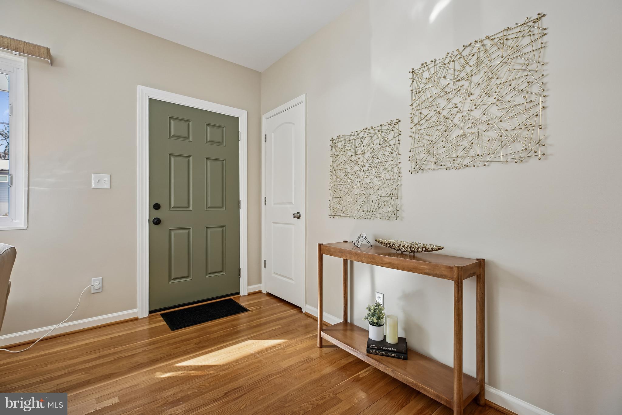 NEWPORT HILLS - Residential