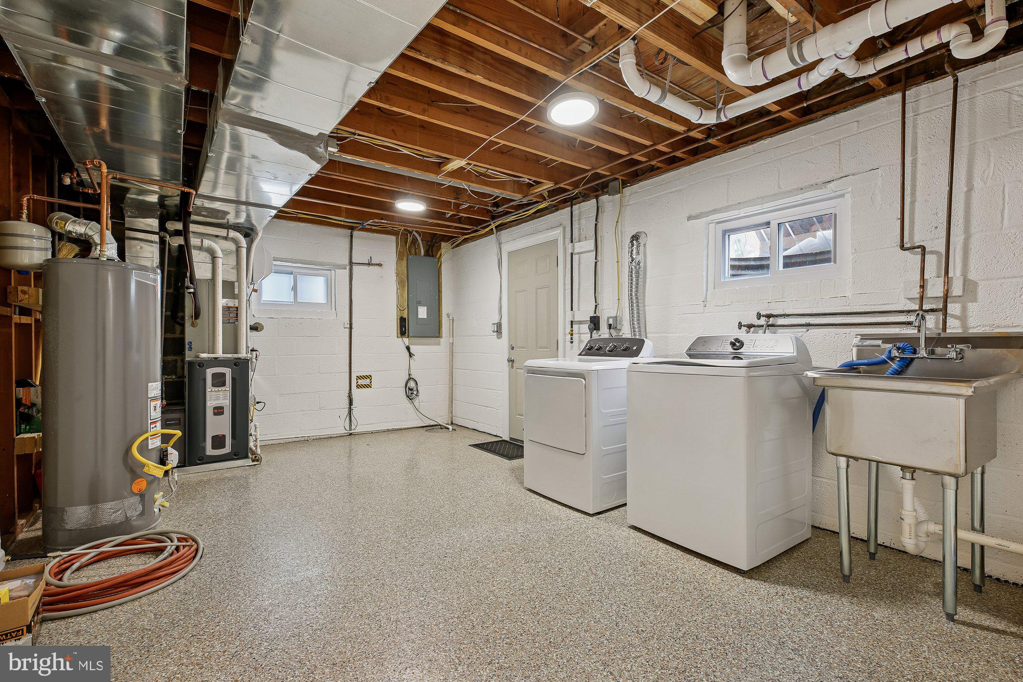 NEWPORT HILLS - Residential