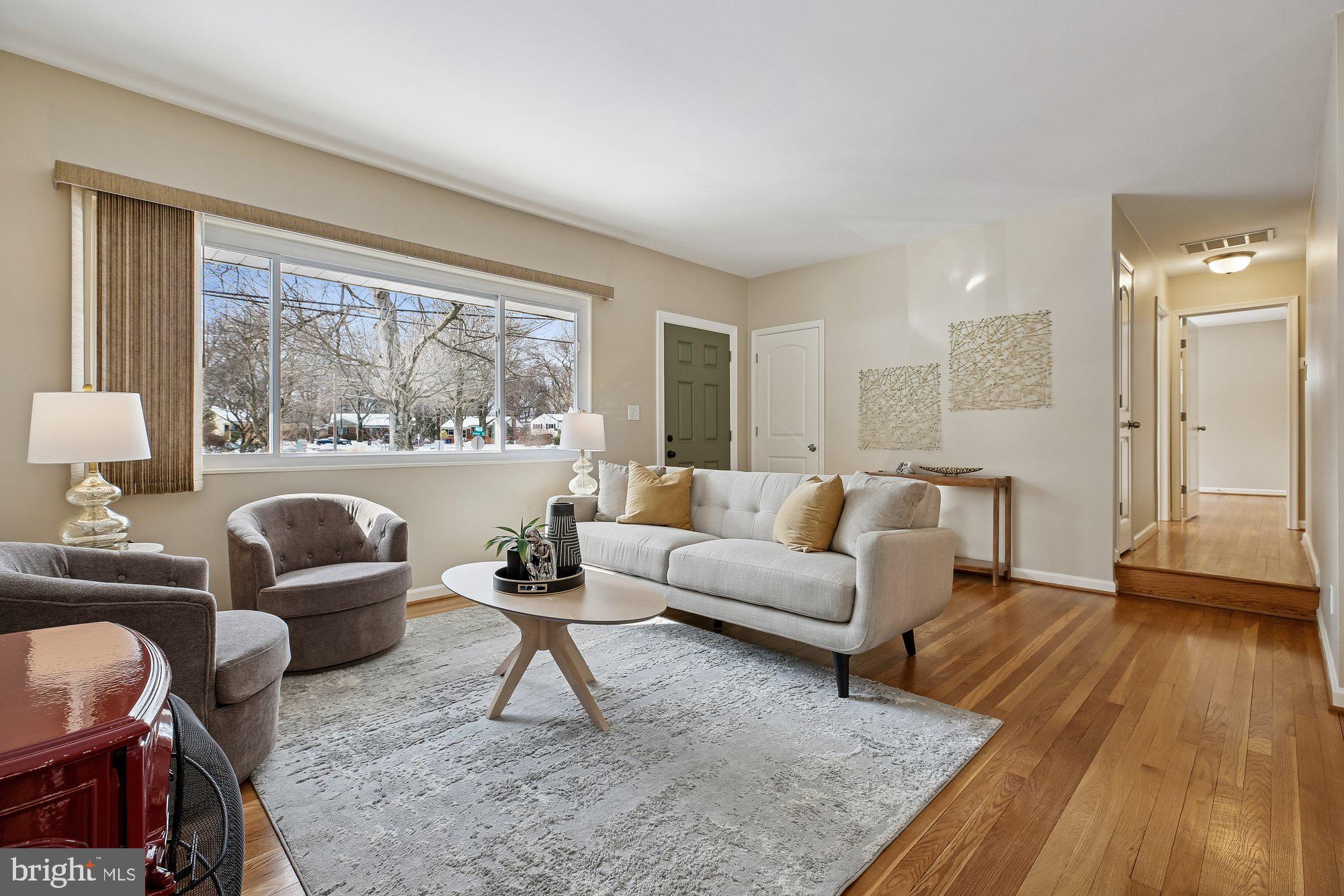 NEWPORT HILLS - Residential