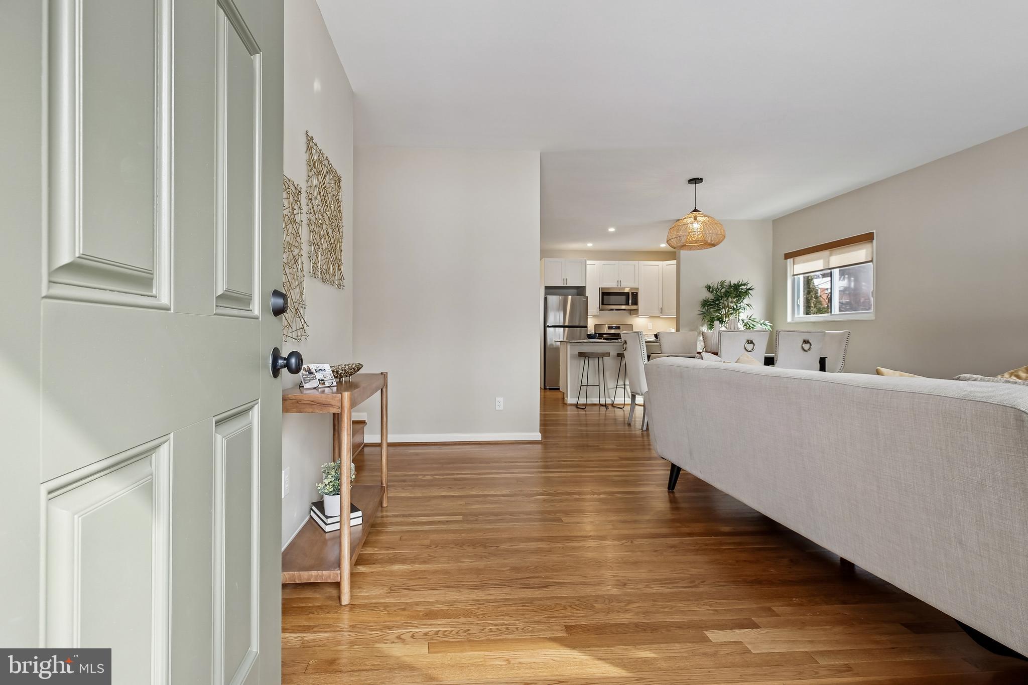 NEWPORT HILLS - Residential