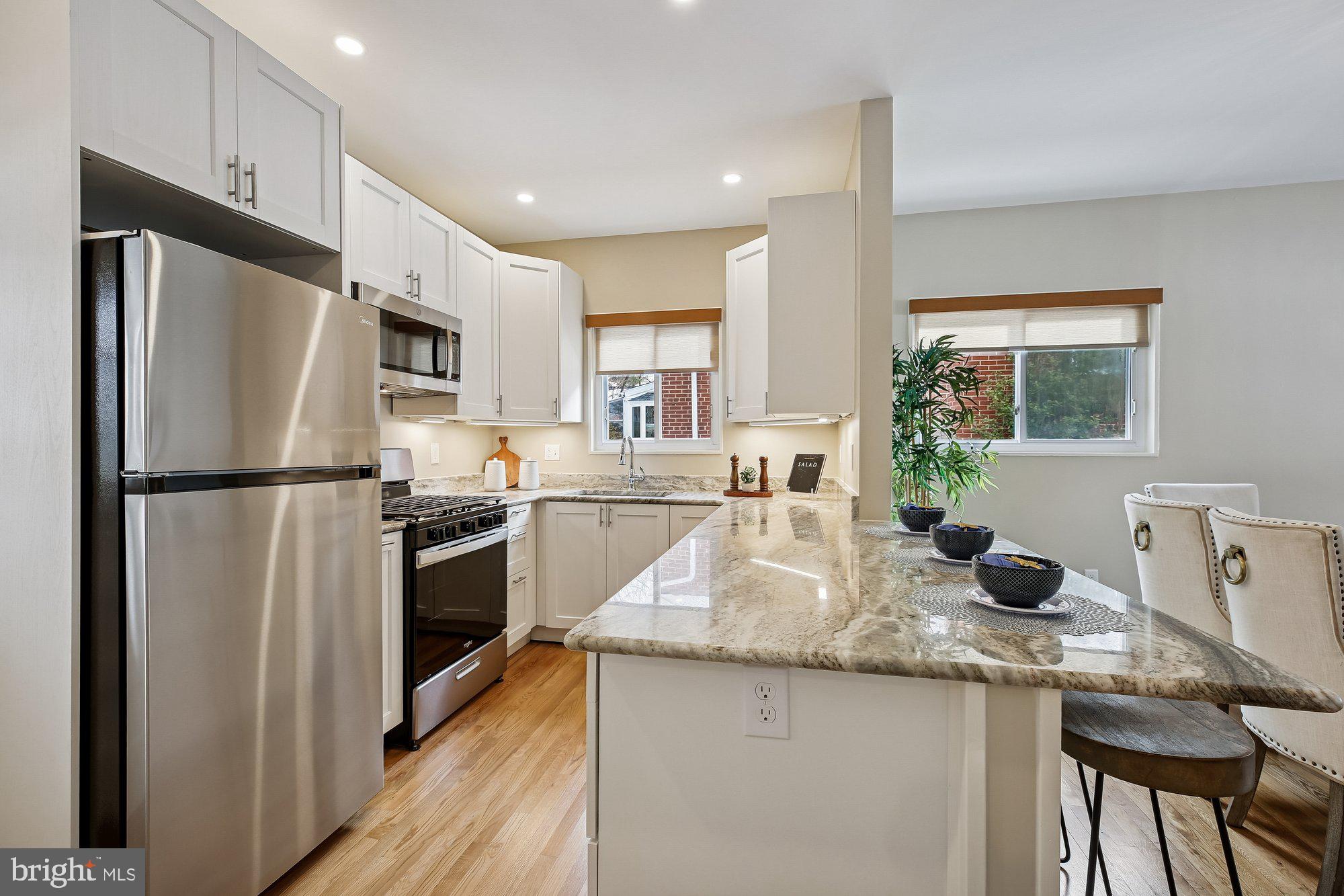 NEWPORT HILLS - Residential