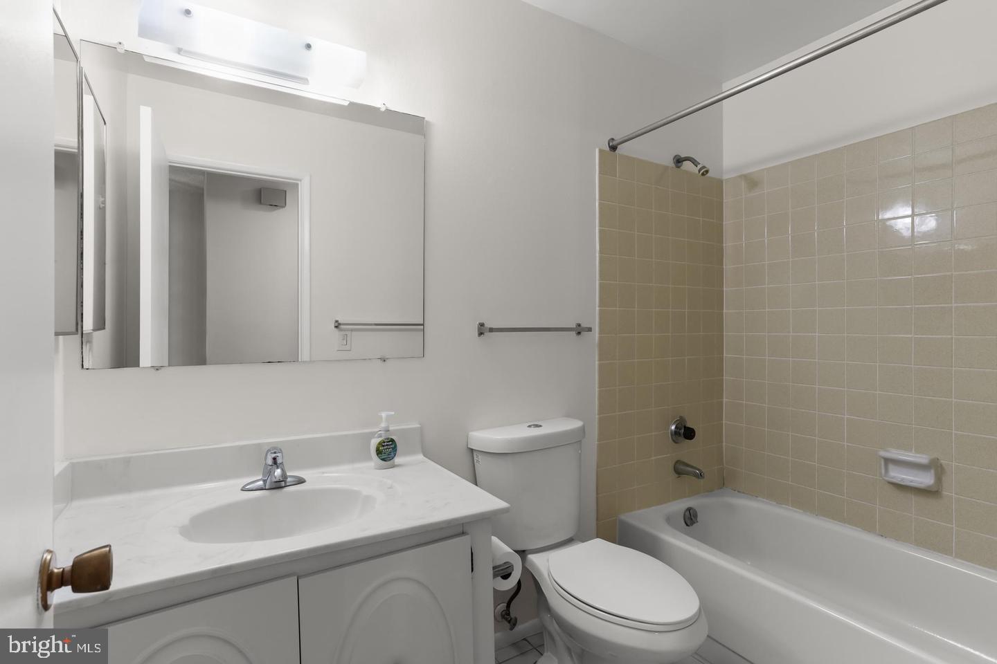 LEISURE WORLD - Residential