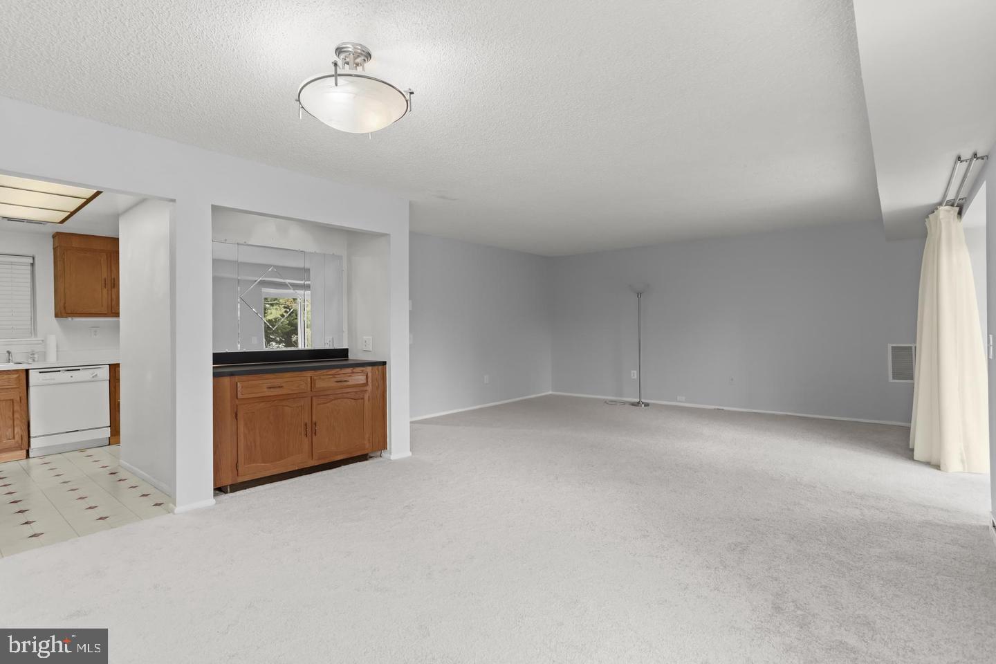 LEISURE WORLD - Residential