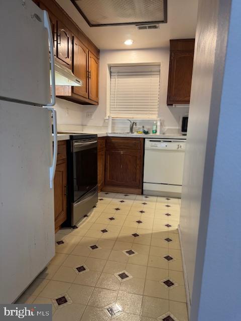 LEISURE WORLD - Residential