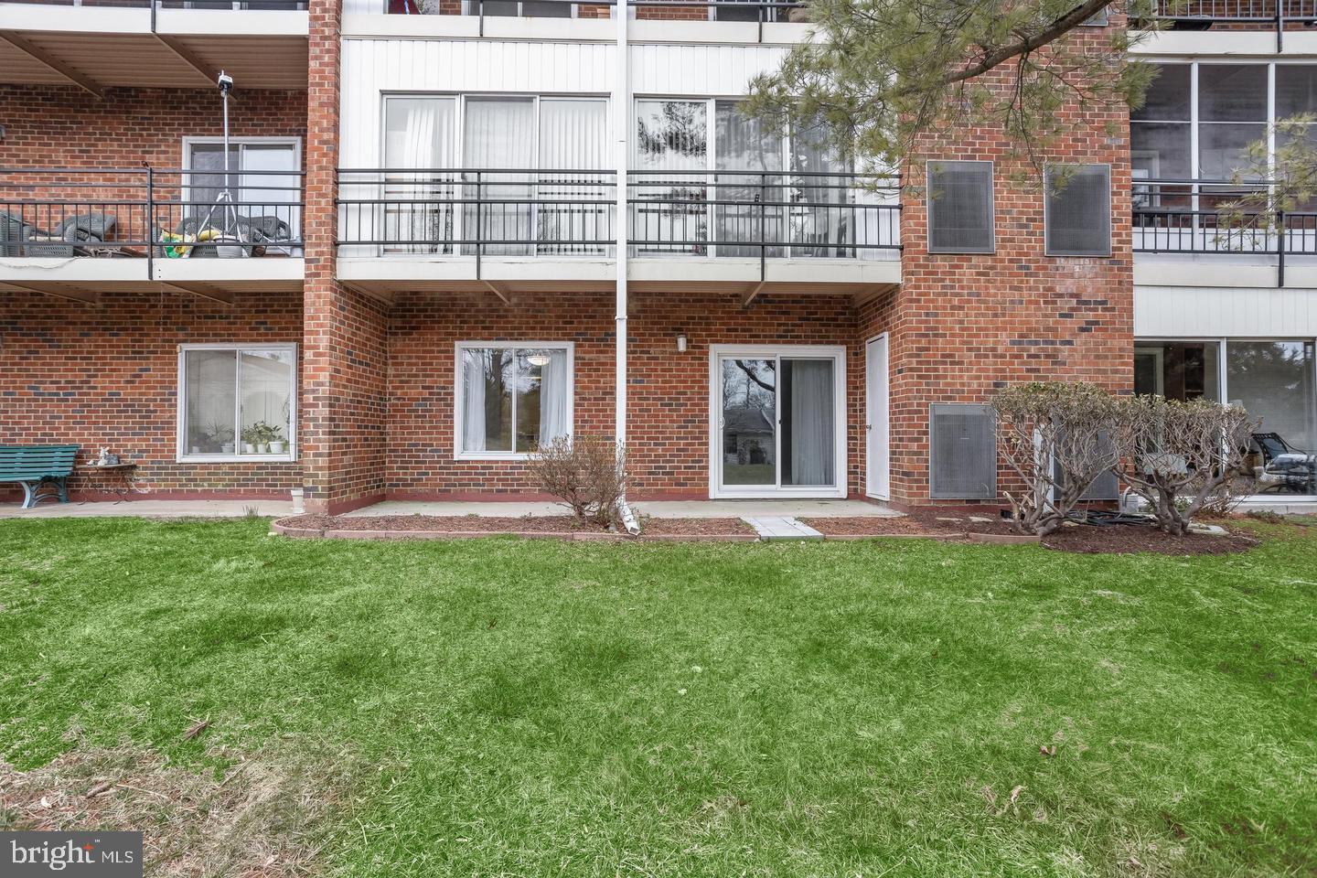 LEISURE WORLD - Residential