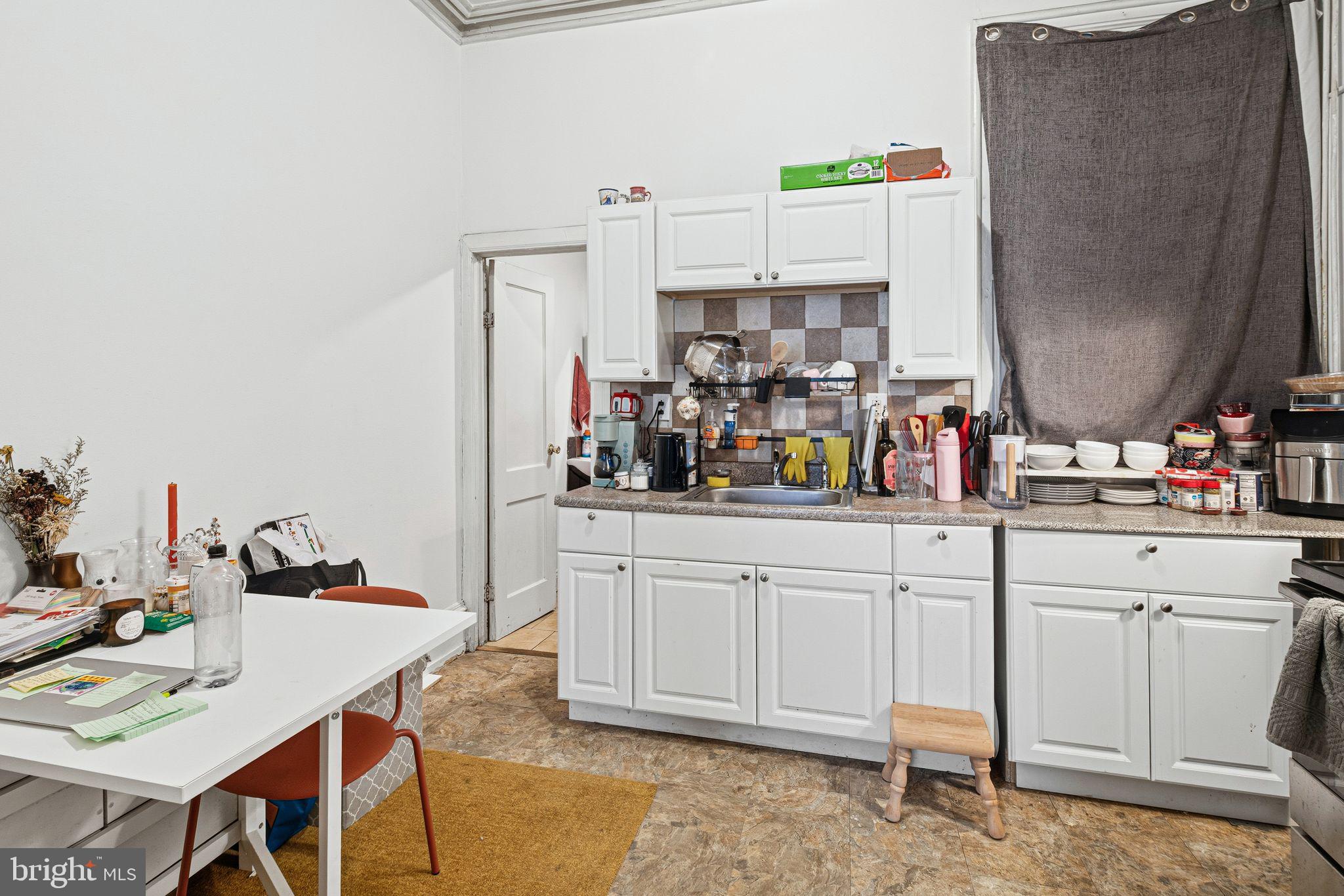 FAIRMOUNT - Residential Income