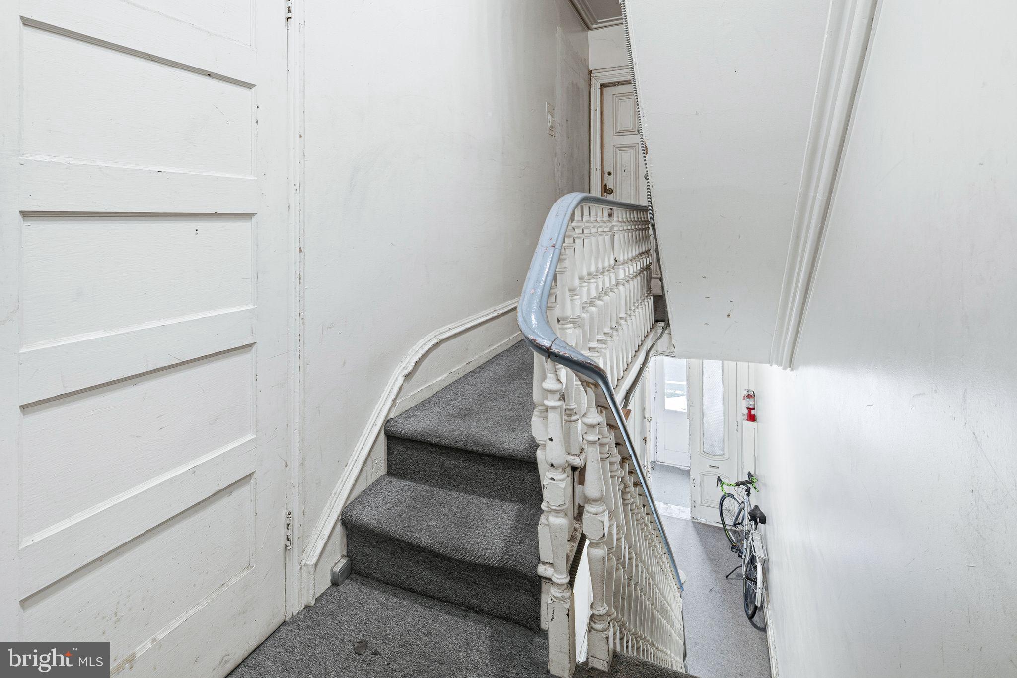 FAIRMOUNT - Residential Income